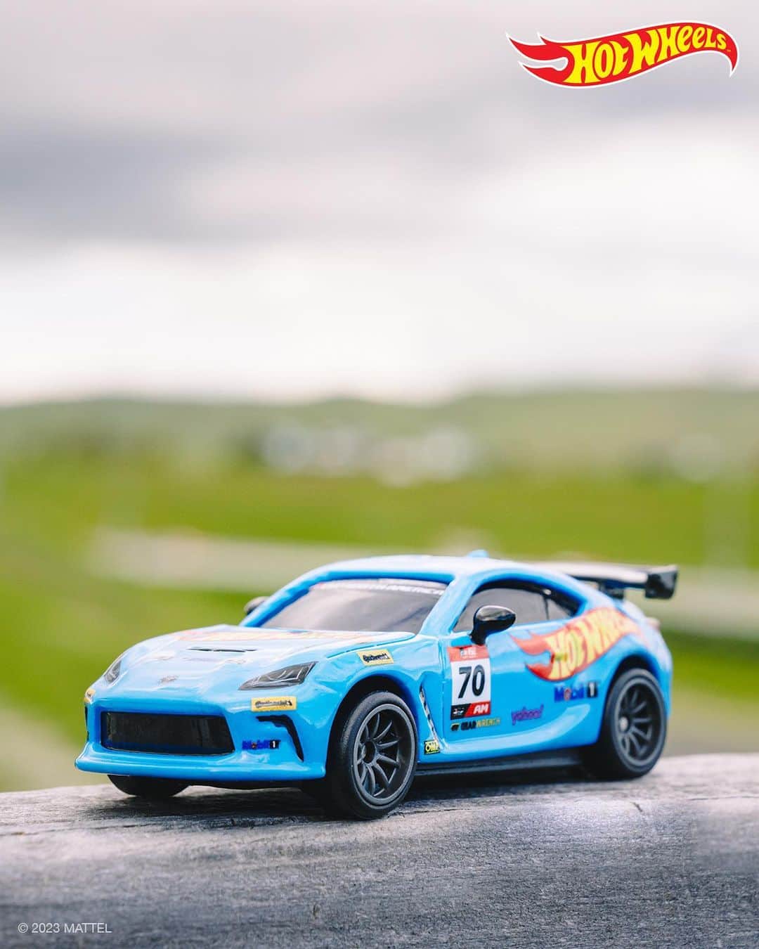 Hot Wheelsさんのインスタグラム写真 - (Hot WheelsInstagram)「On and off the track, @tonibreidinger is breaking glass ceilings and paving the way for women in automotive sports. As the first Arab-American female NASCAR driver, she continues to push boundaries and inspire the next generation with her perseverance and passion. Hot Wheels is proud to partner with Toni as she continue to trailblaze for women everywhere, far and wide.   During #WomensHistoryMonth, we welcomed Toni and her team to our headquarters for a behind-the-scenes tour, plus a first look at her one-of-a-kind die-cast! #HotWheels」4月5日 1時16分 - hotwheelsofficial