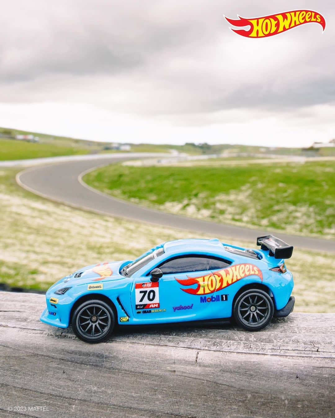 Hot Wheelsさんのインスタグラム写真 - (Hot WheelsInstagram)「On and off the track, @tonibreidinger is breaking glass ceilings and paving the way for women in automotive sports. As the first Arab-American female NASCAR driver, she continues to push boundaries and inspire the next generation with her perseverance and passion. Hot Wheels is proud to partner with Toni as she continue to trailblaze for women everywhere, far and wide.   During #WomensHistoryMonth, we welcomed Toni and her team to our headquarters for a behind-the-scenes tour, plus a first look at her one-of-a-kind die-cast! #HotWheels」4月5日 1時16分 - hotwheelsofficial