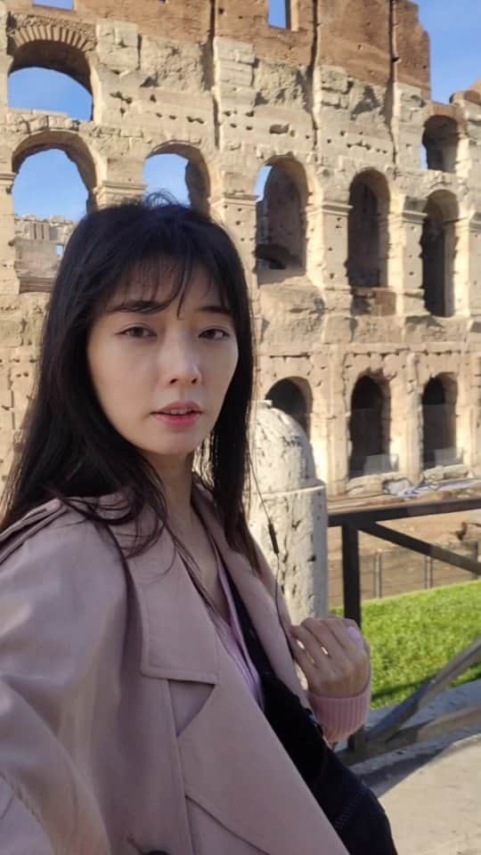 ハン・ウンソンのインスタグラム：「.  #로마  #이탈리아  #여행  #에스프레소  #italy #roma #travel #espresso #daybyday #일상 #ootd」