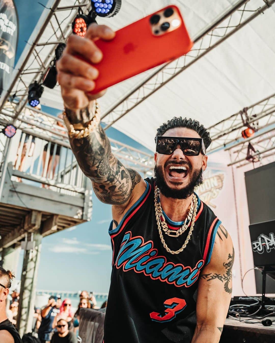 Pauly Dさんのインスタグラム写真 - (Pauly DInstagram)「Spring Break with @southerncomfort was Lit!! 🙌🙌 Can’t wait to do it again!! Yeahhh Buddy #ad21+ #sotasteful」4月5日 1時43分 - djpaulyd