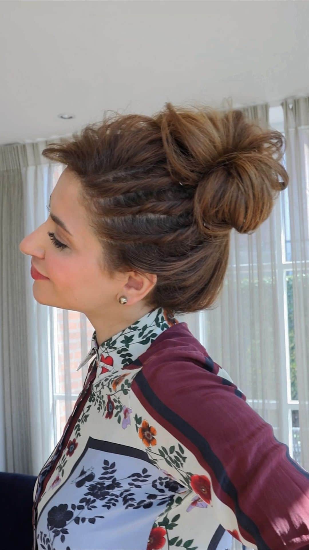 Sarah Angiusのインスタグラム：「Twists and bun✨🌸 Would you try this?」