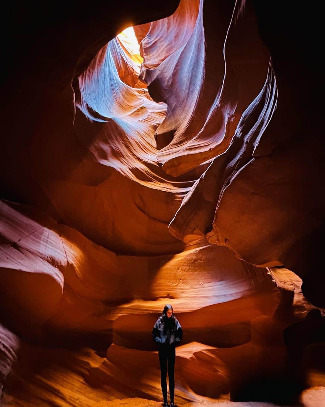 サラ・サンパイオのインスタグラム：「Road tripping with the parents 🏔️」