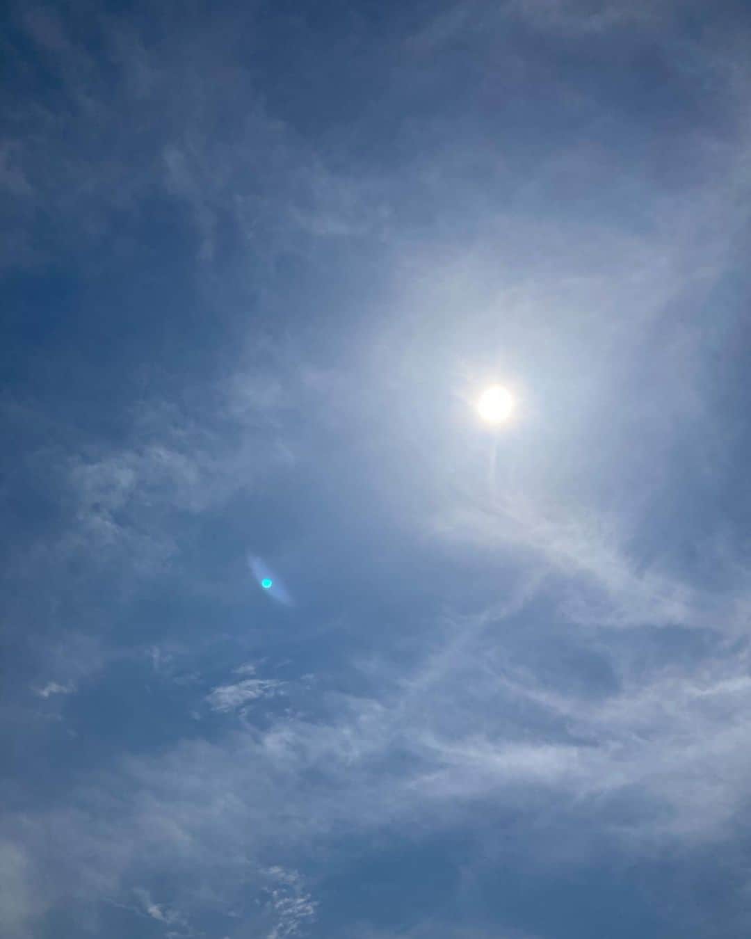 稲垣来泉さんのインスタグラム写真 - (稲垣来泉Instagram)「・ 今日の空は、青色で 太陽が暖かいです。 ・ ・ ・」4月5日 12時56分 - kurumi_inagaki