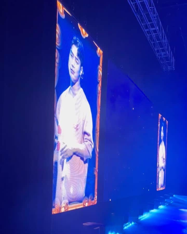 Lee Si-gangのインスタグラム：「皆さん昨日は、、　 本当に本当に幸せな時間でした❤️ 皆楽しかったのかな？ コロナで4年ぶりにライブしましたが、、 本当に会いたかったです、、😭 日本の皆さんは いつも僕のこと見守ってくれて 僕は本当に生まれてよかったな、、って ずっと感じれるようにしてくれるんです、、 ありがとう❤️本当に、、 また韓国に戻ってもっと成功して 戻ってくるのを約束するので その時まで元気でいてね❤️ また早く会いましょう！！！❤️ 大好きだよん！！！❤️ (昨日楽しかった方コメントください🤳)  일본콘서트 행복하게 잘마무리 했습니다❤️」