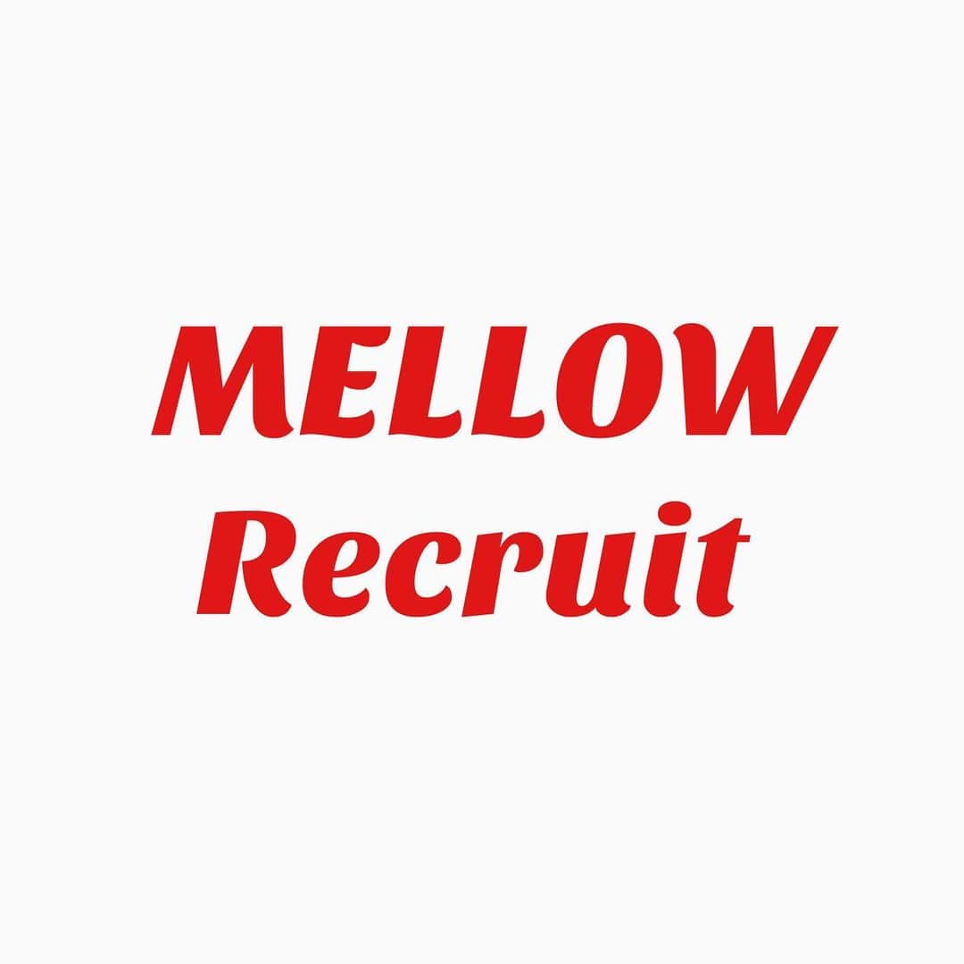 MELLOWのインスタグラム：「サロンテーマは 【外国映画のワンシーンの様なhair salon MELLOW】 ​ お洒落な外国映画からそのまま抜け出して来たかの様なシーンのみえるヘア創りがテーマ。  ヘルシーな外国人風hairが何よりも好きな方はぜひご応募下さい！   ​​＊サロン見学兼会社説明会を随時行っています！ 営業時間外にて対応しますのでDMにてご連絡ください！  ​​＊お客様としてご来店の方はリクルート割引初回30%offいたします！  【募集】  【2024年新卒】​2023年4月1日より随時 （定員に達し次第締切） ​ 21万＋売上手当＋交通費（15000円迄） ​ 毎年昇給有 完全週休2日​​（ほぼ連休） 土日祝冠婚葬祭休暇有 ​ 社会保障完備 ​ ＊夏休み⇒８日間  ​＊年末年始休み　１２月３１～１月４日又は５日又は6日  産休育休制度完備 ​（出産一時金４２万円、出産手当金１、５万円、 育休中は休業給付金対応、給料の６０％毎月支給）   (産休、育休） 産前42日産後56日　 育休は産後1年間(保育園が決まらない場合は延長）  全国誌ファッション雑誌撮影もあります   1年目から入客可能 ​ レッスン週2日 （マンツーマンで講師が丁寧に寄り添って指導できるので上達が早く確実な基礎技術が身に付きます）  デビューは２年～３年 （早くデビューしたい、じっくり行きたいなど、 本人希望優先）  カットレッスンは1年目の6月スタート 【外国人風カット、外国人風カラー、パーマ、スタイリング、撮影方法等の習得】  ※詳しいレッスン内容はホームページをご覧ください！    【アシスタント】随時募集中  22万～25万（経験年数による） ＋売上手当＋交通費（15000円迄）  毎年昇給有 完全週休2日​​（ほぼ連休） 土日祝でも冠婚葬祭休暇有 ​ ＊夏休み⇒８日間 ​＊年末年始休み　１２月３１～１月４日又は５日又は6日  産休育休制度完備 ​（出産一時金４２万円、出産手当金１、５万円、 育休中は休業給付金対応、給料の６０％毎月支給）   (産休、育休） 産前42日産後56日　 育休は産後1年間(保育園が決まらない場合は延長）  全国誌ファッション雑誌撮影もあります ​ レッスン週2日 デビューは新卒で２年～３年 今迄の経験スキルに応じて 早くデビューしたい、じっくり行きたいなど、 本人希望優先  【外国人風カット、外国人風カラー、パーマ、スタイリング、撮影方法等の習得】      【スタイリスト】随時募集中  230,000＋売上歩合＋（交通費15,000円迄）  完全週休2日​​（ほぼ連休） 土日祝でも冠婚葬祭休暇有 ​ 社会保障完備 ​ ＊夏休み⇒８日間 ​＊年末年始休み　１２月３１～１月４日又は５日又は6日  産休育休制度完備 ​（出産一時金４２万円、出産手当金１、５万円、 育休中は休業給付金対応、給料の６０％毎月支給）   (産休、育休） 産前42日産後56日　 育休は産後1年間(保育園が決まらない場合は延長）  全国誌ファッション雑誌撮影もあります  希望者にはカット等スキルの見直しレッスンも可能  *現在の職場から間を空けないスライド入社も可能です。 ご相談下さい 例）今現在、サロンに在籍中で退社を考えている方  ​  ​​ 【フリーランススタイリスト】  随時募集中 歩合55％～ 材料費込 店舗使用料込 クレジット決済利用料込 ​その他相談 ​ご希望の方は美容国保加入可能  ​ ​​​  「雇用条件」 ​ 美容師免許取得者 ​​​​​​ ​ 「試用期間について」  1ヶ月間~6か月間は試用期間となります ​  ​お客様としてご来店の際はリクルート割引初回３０％オフを適用させて頂きます  ​​＊サロン見学兼会社説明会を随時行っています！ 営業時間外にて対応しますのでDMにてご連絡ください！  ​ 「応募方法と必要書類」 ​ ○自分のファッションテイストのわかる全身写真　  ○履歴書（連絡用のメールアドレスとインスタグラムアカウントを記載お願いします）  ○新卒の方は1年次 成績表　 ​  以上を郵送又はご持参ください ​ 送付先 150－0001東京都渋谷区神宮前3－36－17　2F　MELLOW宛 ​ ​ ☆書類選考の合否を7日以内にメールにてご連絡をさせて頂きます   質問はお気軽にDMお願いします! ​ ​ ​ ​​  ​Owner 高木　渉 Ｗａｔａｒｕ Ｔａｋａｇｉ   ​ SHIMA 福岡店、原宿店で通算15年勤務、入社1年目でスタイリストデビュー、4年目で店長、トップスタイリストとなる。 雑誌撮影、SHOW出演等活動。退社後MELLOWを2011年にOPEN。    Artdirector ​井野　米子 Ｍａｉｋｏ　Ｉｎｏ 　 ​ SHIMA、原宿店、青山店で通算10年間勤務、雑誌撮影、SHOW出演、ヘアメイク等で活躍。2011年OPENよりMELLOWArtdirectorとなる。」