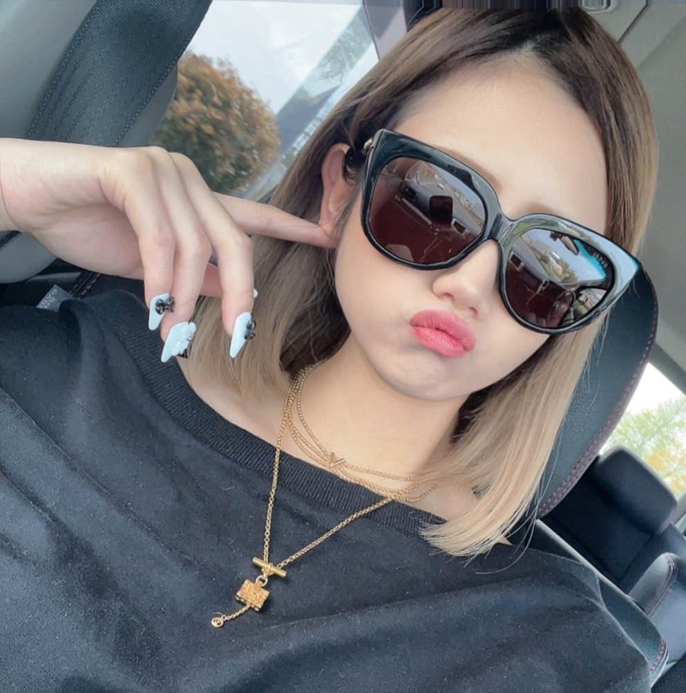 じゅりあのインスタグラム：「◀︎Follow me . . サングラス似合う顔になりたかった😎 . .  #photooftheday #instagood #bestoftheday #l4l #f4f #model #fashion #beauty #ootd #instastyle #Followme #Followback #influencer #happiness #フォロー返し #インスタ映え #インスタグラマー #名古屋 #ファッション #おしゃれさんと繋がりたい #今日のコーデ #モデル #充実 #幸せ #かわいい #最高 #インフルエンサー」