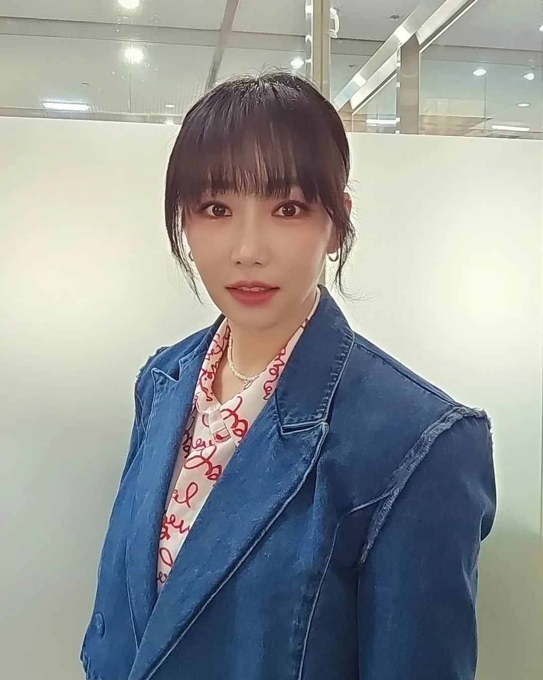 イ・ユリのインスタグラム：「☺️  #이유리 #leeyuri」
