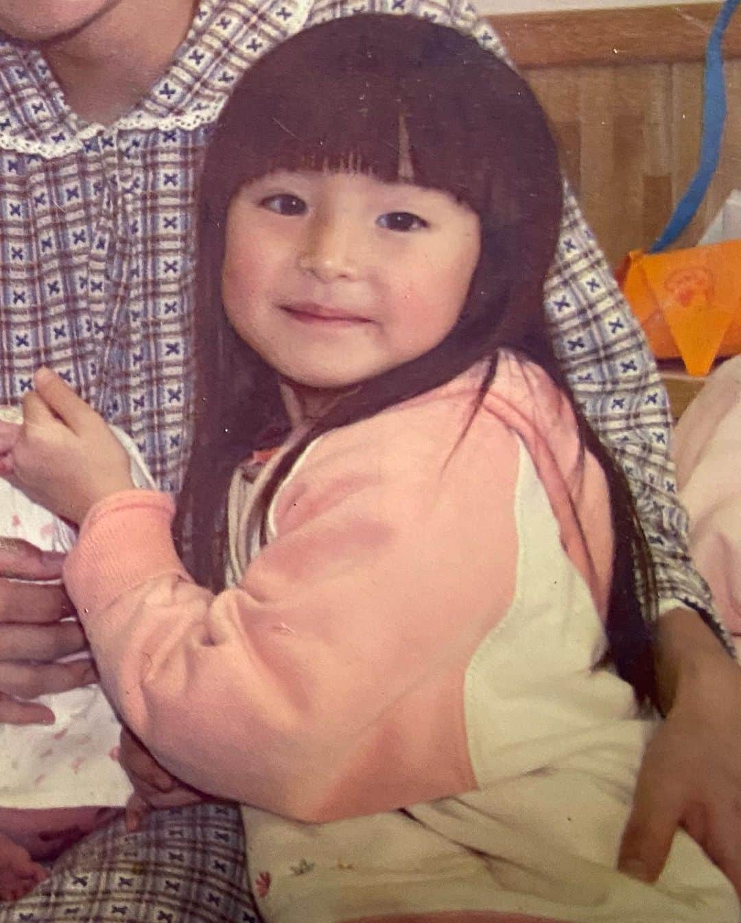 川原美咲さんのインスタグラム写真 - (川原美咲Instagram)「🎞🎞📸 ・ 昔のかわはらみさきちゃん。笑 ・ どうですか？笑 ・ ・ ・ ・ 、 #akb48 #幼少期 #幼少期の写真 #幼少期の私 #小さい頃 #小さい頃の写真 #02line #0203students #0203studentsさんと繋がりたい #0203革命 #0203line #02년생 #02世代 #アイドル幼少期」4月5日 12時16分 - misaki_888_sagasaikou