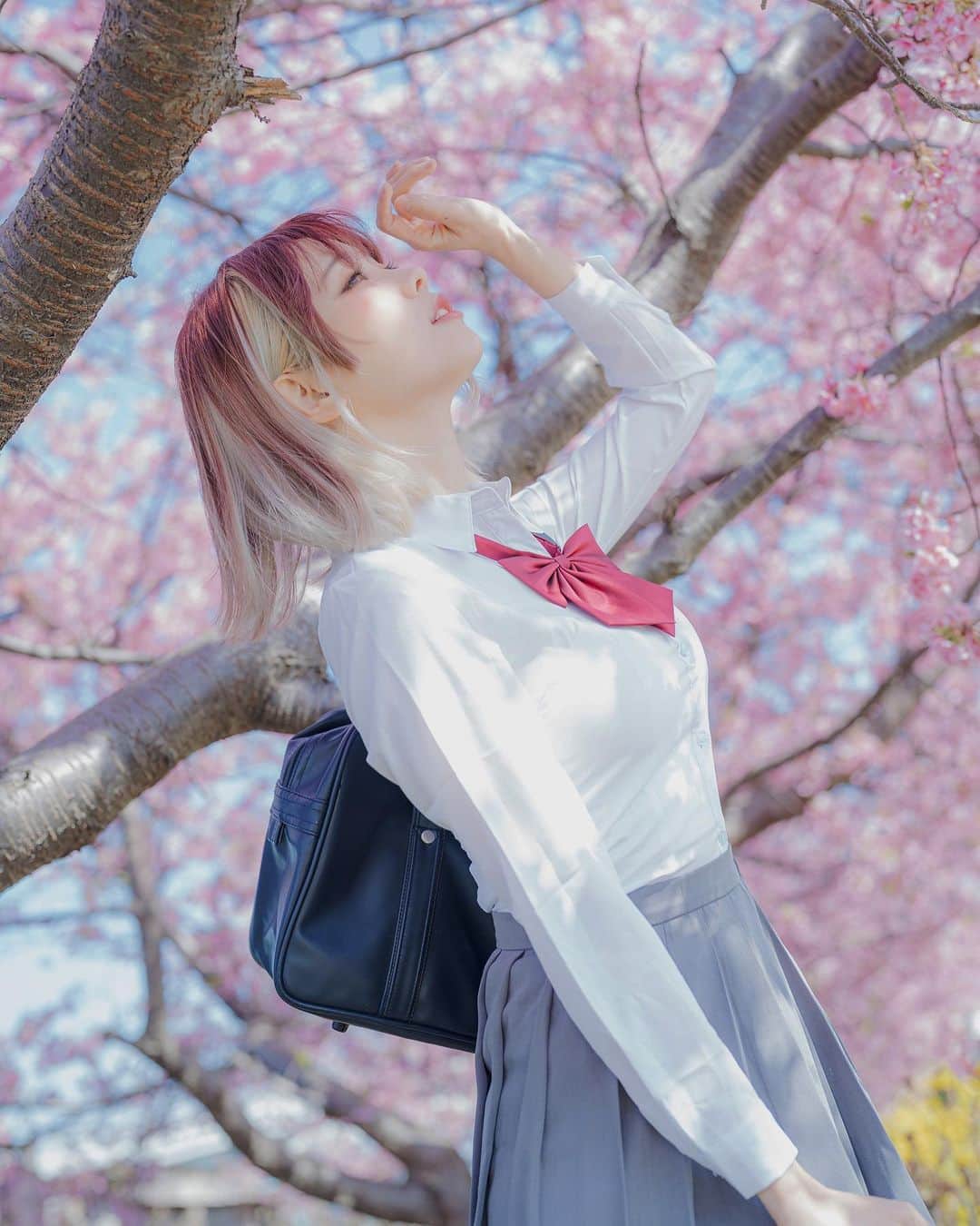 Elyさんのインスタグラム写真 - (ElyInstagram)「Hope this season can last a little longer .🌸  この季節が続くことを願っています🌸 希望這個沐浴在櫻花瓣的季節可以再持續一下🌸  📷@kumo_linouo  #ely #elycosplay #portrait #sakura #uniform #桜 #制服 #ポートレート」4月5日 12時28分 - eeelyeee