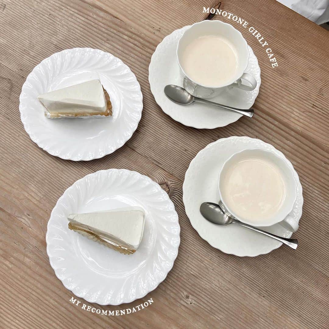 紗彩さんのインスタグラム写真 - (紗彩Instagram)「My recommendation☕️🤍  #東京カフェ  過去に行ったお気に入りのモノトーンガーリー雰囲気なカフェ紹介です🫖♡  大理石やコンクリ調のカフェが多めです🤍❕🎧✉️  1 J-cook 2 bvlgari il ristorante luca fantin 3 Auxbacchanales harajuku 4 rui jewelry 5 東京都庭園美術館 6 銀座スカイラインジ 7 buvettetokyo  8 HARBS 六本木 9 Moska by Ginger Garden 10 rio cafe  .  #東京ランチ #カフェ巡り#カフェ#関東カフェ#渋谷カフェ #東京グルメ #東京観光 #フレンチガーリー#ガーリーカフェ#喫茶店 #喫茶店巡り #夜カフェ#ランチ巡り」4月5日 12時30分 - _saya_523