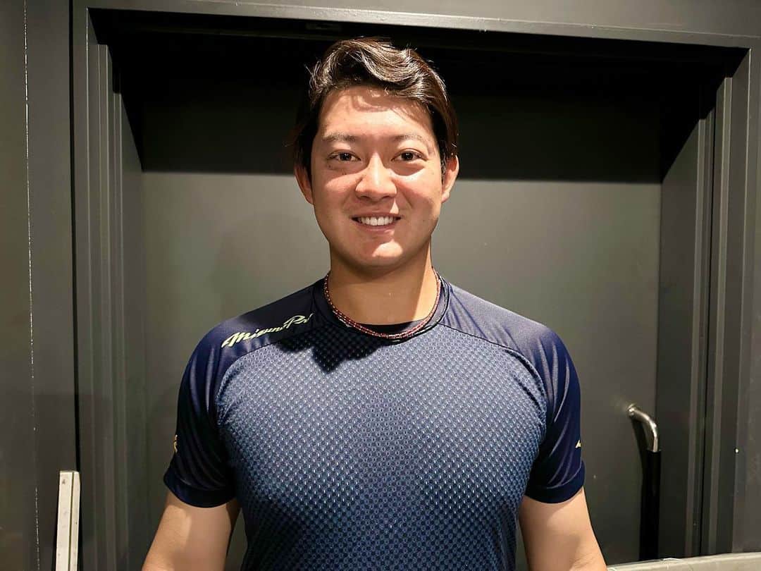 佐藤都志也のインスタグラム：「こんにちは！ 開幕後今シーズン初勝利できました😊 引き続き応援よろしくお願いします📣 また、お世話になってるコアフォースさんの新色をつけて試合に出させていただいてます！ 赤は好きな色です👍 ユニホーム姿に注目してください！ #coreforce」