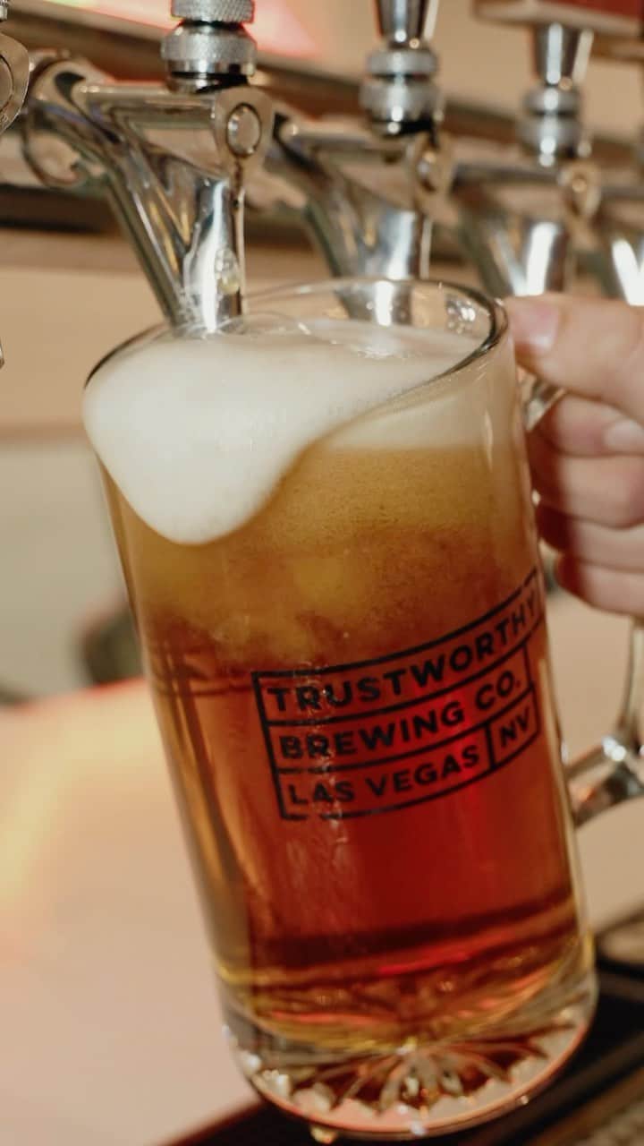The Venetian Las Vegasのインスタグラム：「Cheers! Celebrate National Beer Day on Friday, April 7 at the first and only craft brewery on the Las Vegas Strip, Trustworthy Brewing Co. Las Vegas. Order a 24 oz draft beer and enjoy a complimentary Bavarian-style pretzel with stout mustard and beer cheese.」