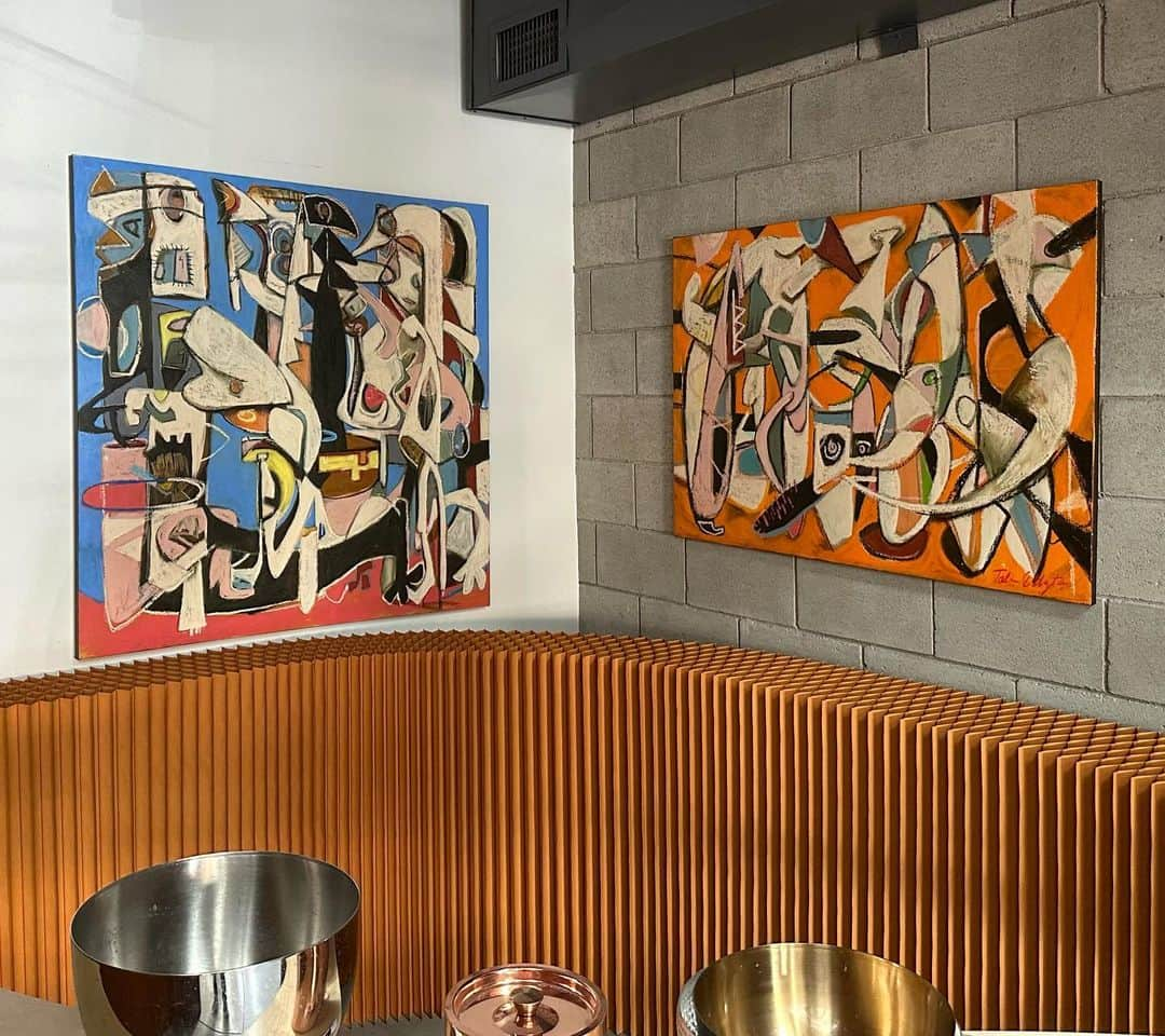 テイト・エリントンのインスタグラム：「Grateful for the opportunity to collaborate with @hunkerhome and @saatchiart to have two of my pieces featured at Hunker House on Abbot Kinney in Venice, CA.  #art #originalart #oilpainting #abstractart #hunkerhouse」