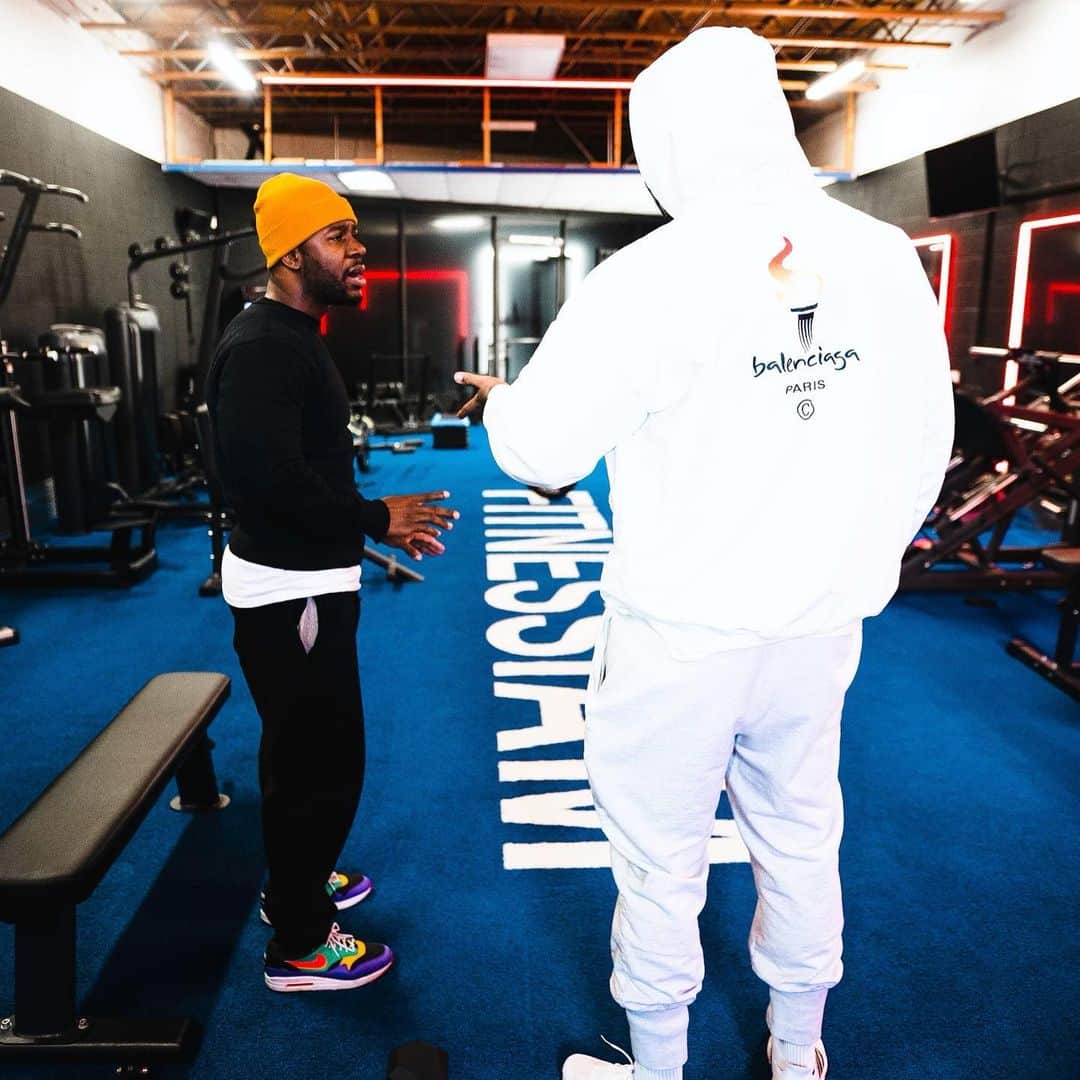 ゲームさんのインスタグラム写真 - (ゲームInstagram)「No skips like a classic album. @fitnessiam 💪🏾」4月5日 4時41分 - losangelesconfidential