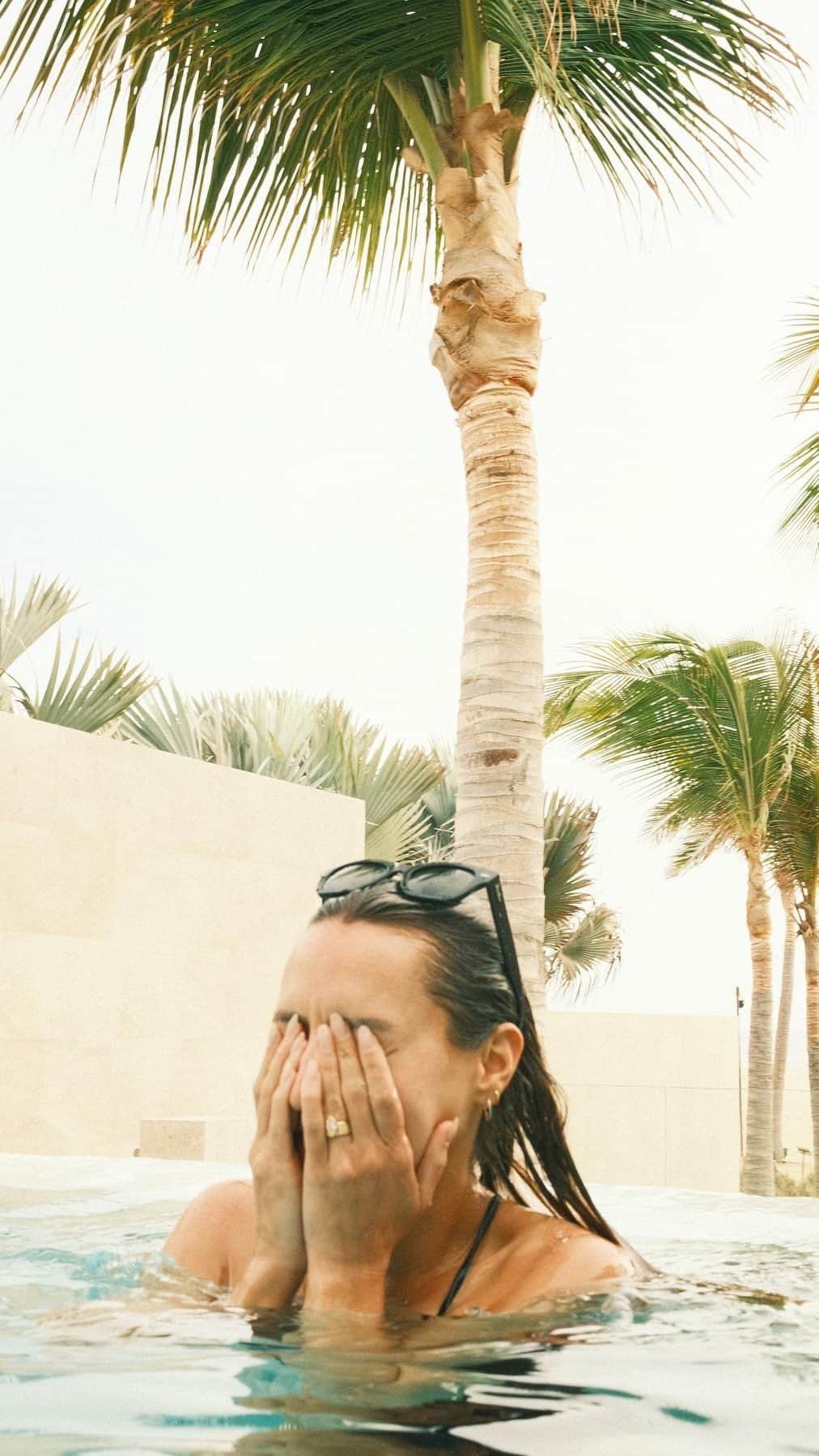 Camden Scottのインスタグラム：「when period anxiety comes in a little too hot」