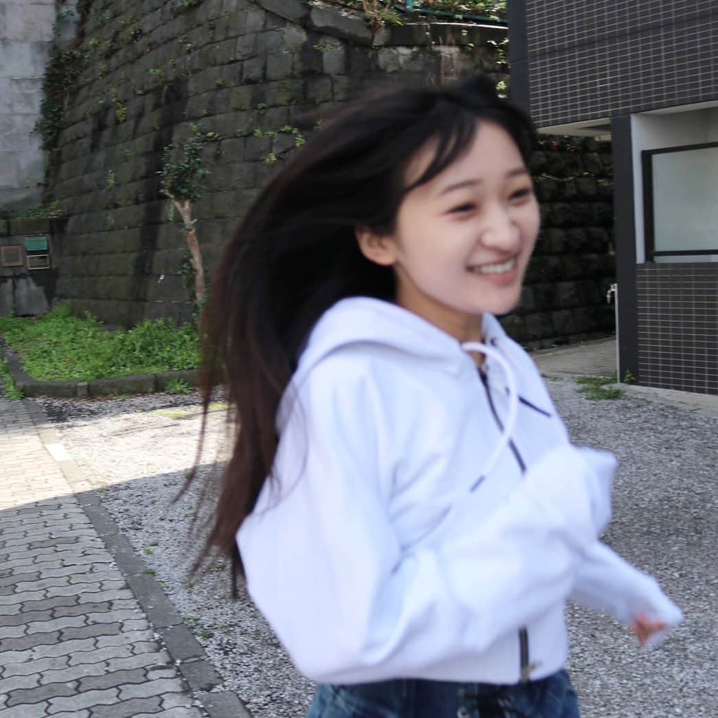 前野えまさんのインスタグラム写真 - (前野えまInstagram)「RUN！！ ・ ・ #run  #running  #runhappy  #haveaniceday  #girlportrait #actress #actor #girl #photography #portrait #japanesegirl #portraitphotography #daily_phot_jpn #japan_daytime_view」4月5日 6時16分 - maeno_ema
