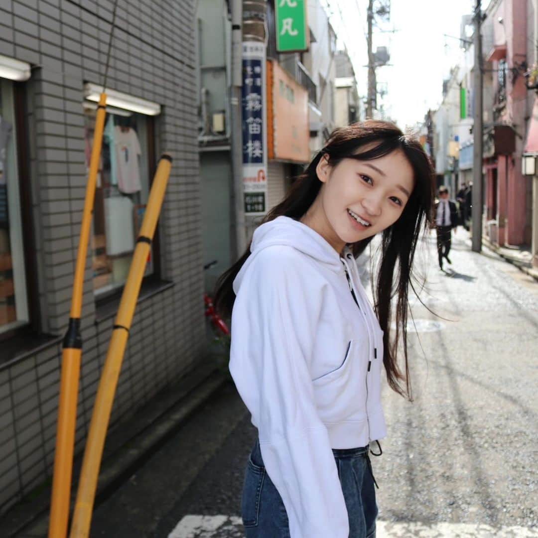 前野えまさんのインスタグラム写真 - (前野えまInstagram)「RUN！！ ・ ・ #run  #running  #runhappy  #haveaniceday  #girlportrait #actress #actor #girl #photography #portrait #japanesegirl #portraitphotography #daily_phot_jpn #japan_daytime_view」4月5日 6時16分 - maeno_ema