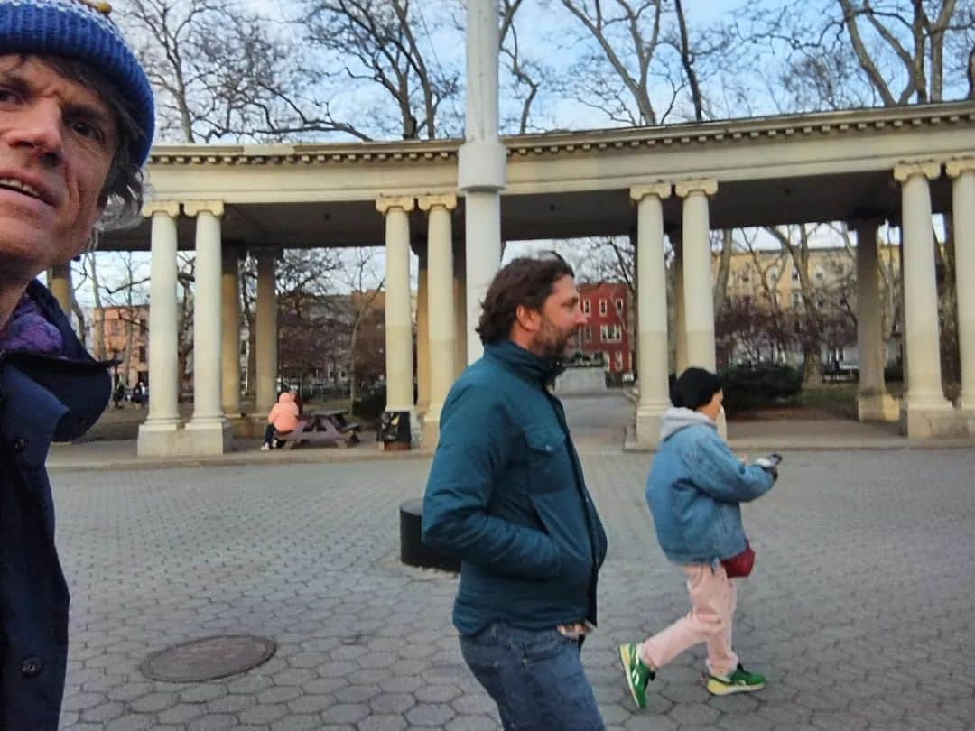 ディアフーフのインスタグラム：「Here we are yesterday in front of where we did music video for Fête D'Adieu and the apartment where we mixed Breakup Song  Come see us in Brooklyn tonight」