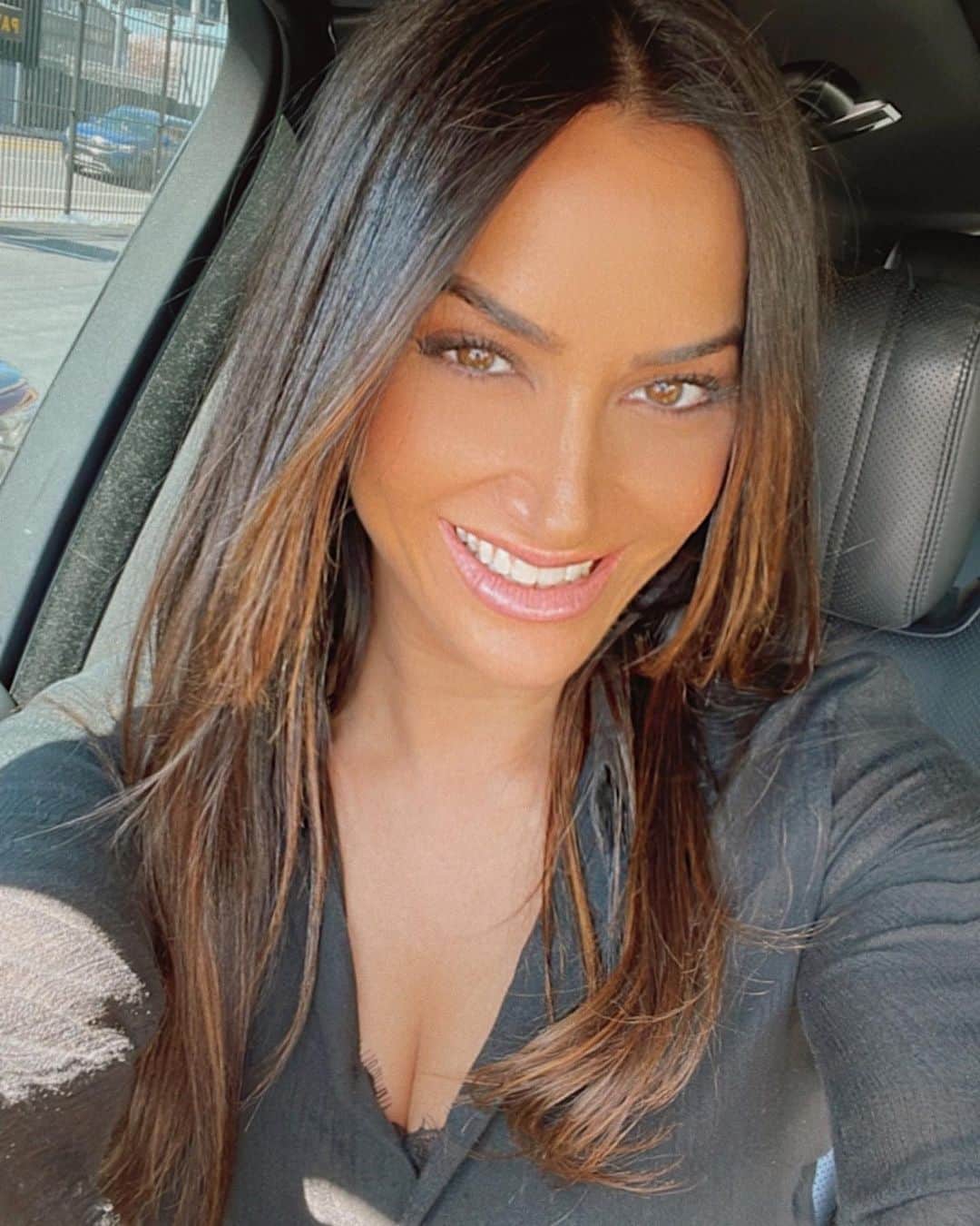 ドナ・フェルドマンのインスタグラム：「The sun finally shining again in #la 🙌🏽」