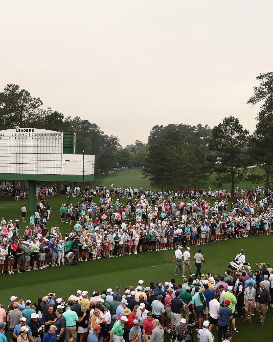 ジャスティン・トーマスさんのインスタグラム写真 - (ジャスティン・トーマスInstagram)「Annual Tuesday morning stroll with two legends. Doesn’t get much better @themasters!」4月5日 6時58分 - justinthomas34