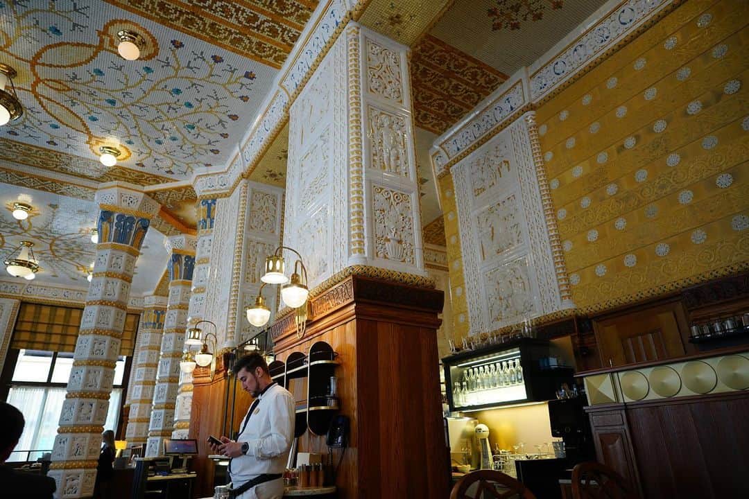 新田朝子さんのインスタグラム写真 - (新田朝子Instagram)「@cafeimperial_praha ☕️🤍  ✔️Good atmosphere ✔️Beautiful mosaic design ✔️Amazing service&food ✔️Highly recommended  #海外在住 #中東在住 #ヨーロッパ旅行 #東欧 #チェコ #プラハ #旧市街 #海外旅行好きな人と繋がりたい #カフェ巡り #カフェタイム   #prague #czech #easterneurope #europe_vacations #europetravel #travelphotography #loveprague」4月5日 7時11分 - asako.nitta