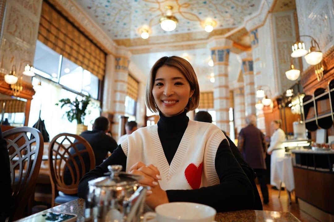 新田朝子さんのインスタグラム写真 - (新田朝子Instagram)「@cafeimperial_praha ☕️🤍  ✔️Good atmosphere ✔️Beautiful mosaic design ✔️Amazing service&food ✔️Highly recommended  #海外在住 #中東在住 #ヨーロッパ旅行 #東欧 #チェコ #プラハ #旧市街 #海外旅行好きな人と繋がりたい #カフェ巡り #カフェタイム   #prague #czech #easterneurope #europe_vacations #europetravel #travelphotography #loveprague」4月5日 7時11分 - asako.nitta