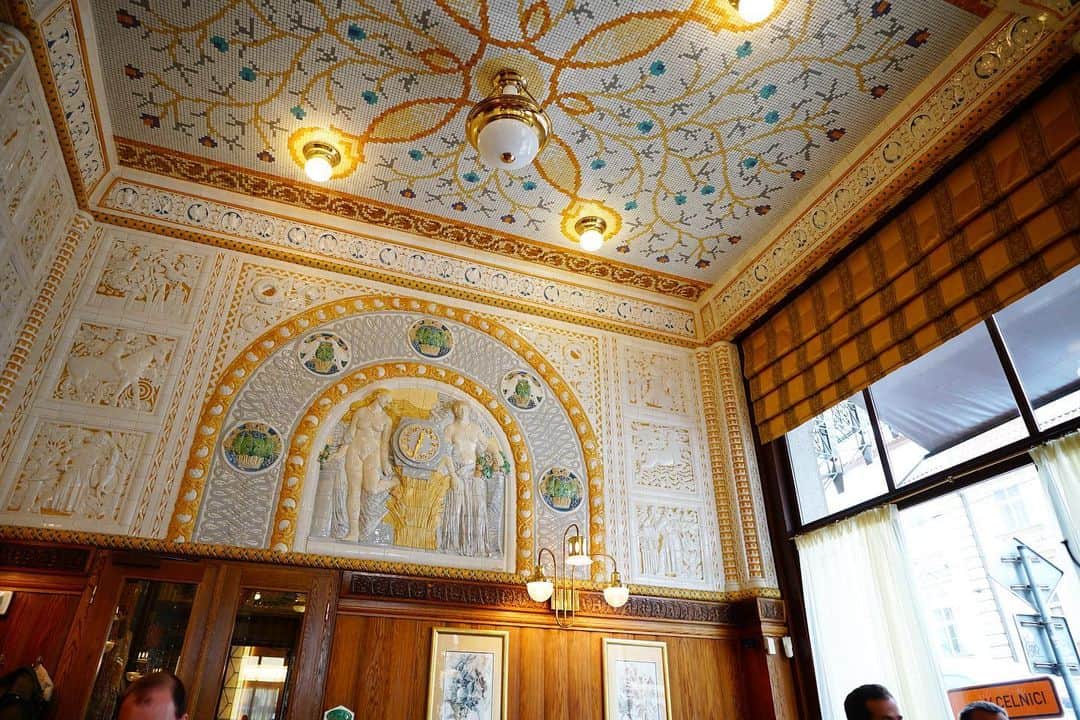 新田朝子さんのインスタグラム写真 - (新田朝子Instagram)「@cafeimperial_praha ☕️🤍  ✔️Good atmosphere ✔️Beautiful mosaic design ✔️Amazing service&food ✔️Highly recommended  #海外在住 #中東在住 #ヨーロッパ旅行 #東欧 #チェコ #プラハ #旧市街 #海外旅行好きな人と繋がりたい #カフェ巡り #カフェタイム   #prague #czech #easterneurope #europe_vacations #europetravel #travelphotography #loveprague」4月5日 7時11分 - asako.nitta