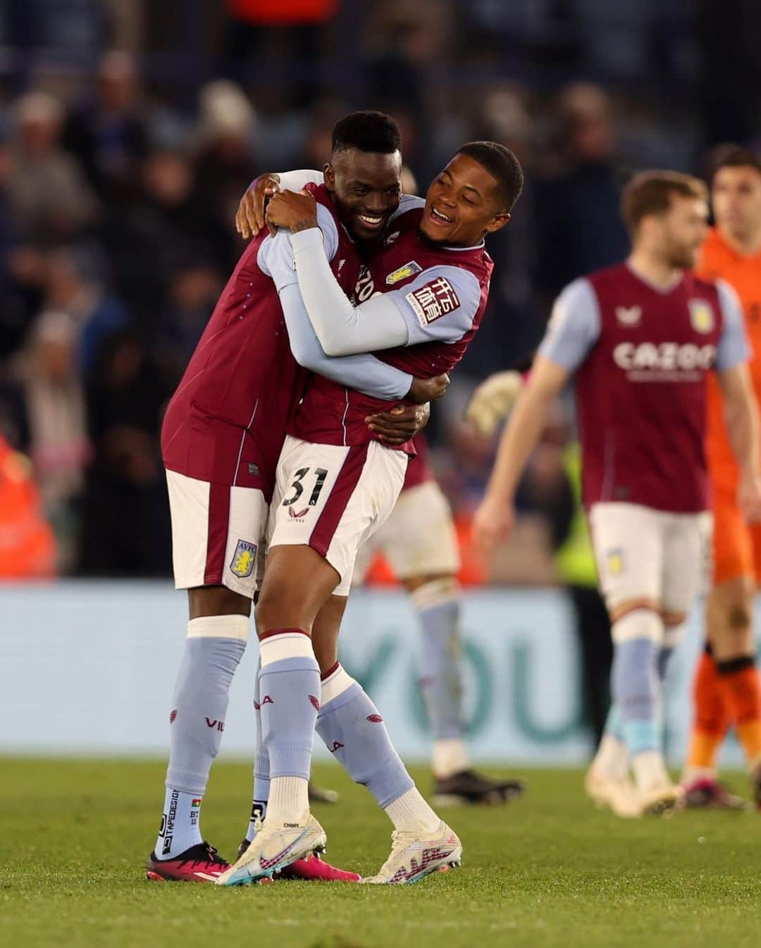 バートランド・トラオレさんのインスタグラム写真 - (バートランド・トラオレInstagram)「What a feeling⚽️ +3pts Well done team @avfcofficial  Thanks to the travelling fans🙌🏾 UTV #God is great #Ato #Ato #9🇧🇫🐎」4月5日 7時50分 - bertrandtraore10