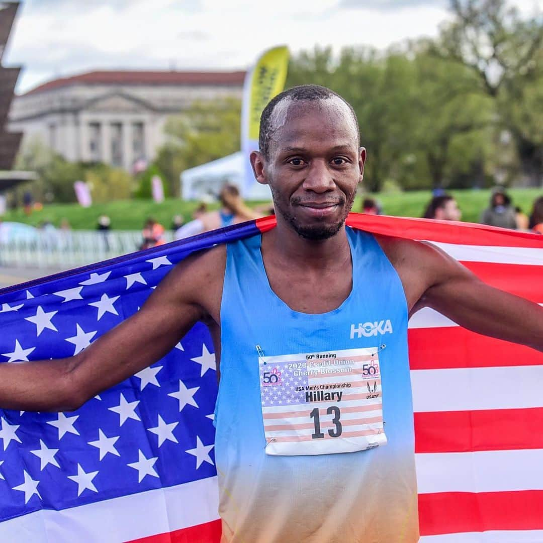 ホカオネオネのインスタグラム：「This past Sunday, @bor.hillary broke the 40-year-old American Record in the 10-mile distance originally set by Greg Meyer. Hillary was the first American at @cucb in a close race, with a time of 46:11 (4:37 per mile pace) earning him the title of 2023 @USATF 10 Mile National Champion.⚡️Congratulations, Hillary!  Be sure to follow @bor.hillary's journey as he prepares to defend his championship title at USA's this summer in the 3000m steeplechase and looks to medal at both Worlds and the 2024 Olympics. 🔥   📸: @urimiscott   #FlyHumanFly #HOKA #RocketX2 #AmericanRecord #USATF」