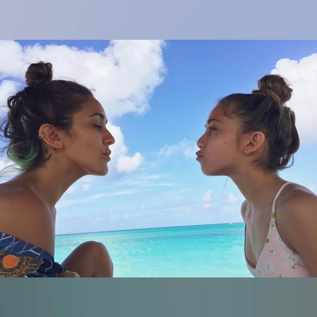 ローリー・リン・スタークのインスタグラム：「My beautiful Jesse Jo ,sister daughter. 🎁 thank you for choosing me .❤️❤️❤️❤️❤️❤️❤️❤️❤️」