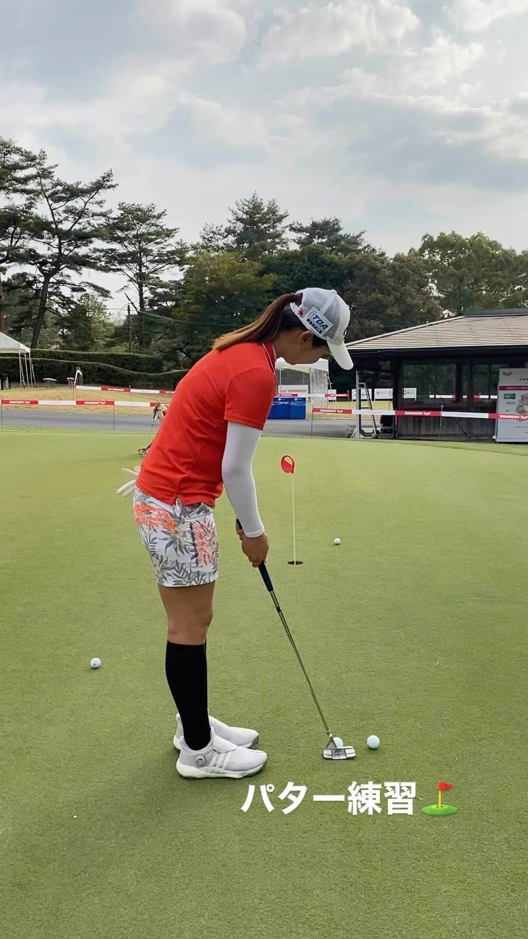 石山千晶のインスタグラム：「⁡ 明日から Hanasaka Ladies Yanmar Golf Tournament 開催です✨ ⁡ 今回は有観客ですので、お近くの方は ぜひ応援に来てくれると嬉しいです！ お天気が心配なので 足元お気をつけていらっしゃってください🥹 ⁡ コース難しすぎですが、一打でもよくできるよう 精一杯頑張ります☺️ ⁡ #lpga #ステップアップツアー  #hanasakaladiesyanmargolftournament #琵琶湖カントリー倶楽部  #東亜道路工業株式会社 #大蔵ゴルフスタジオ #gotchagolf #elitegrips #titleist #adidas #kasco #846yajiro #tabata #スミ設備」