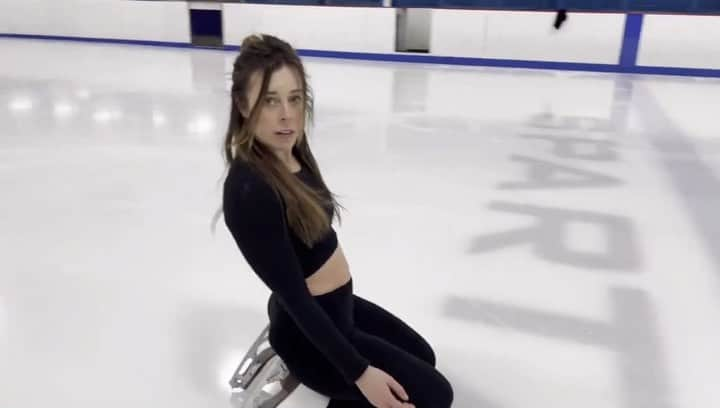 アシュリー・ワグナーのインスタグラム：「And here is the choreography of Auriane Collet (@a_uriane) performed by Olympian Ashley Wagner (@ashwagner2010) for #YAS2023 Challenge 1 “The Star Challenge”  Check out their piece from the premiere weekend of #YAS2023. We will be posting all the YASers choreo on the Olympians in the upcoming days!  Make sure to watch Challenge 2 this upcoming Saturday, April 8 @ 12:30 PM Eastern Time on our YouTube Channel and send us your thoughts on the Young Artists Showcase competition.  A special thanks to our judges for this challenge: @adaripp @sandra_bezic @simonegrigorescu @khill_co @ben_agosto @jjedwards @weisigeraudrey   #americanicetheatre #ashleywagner #olympian #figureskatingolympic #figureskating #figureskater #skating #iceskating #artisticskating #choreography #iceskater #patinageartistique #balletsurglace #theatreonice #choreographicartistry #artistryonice」