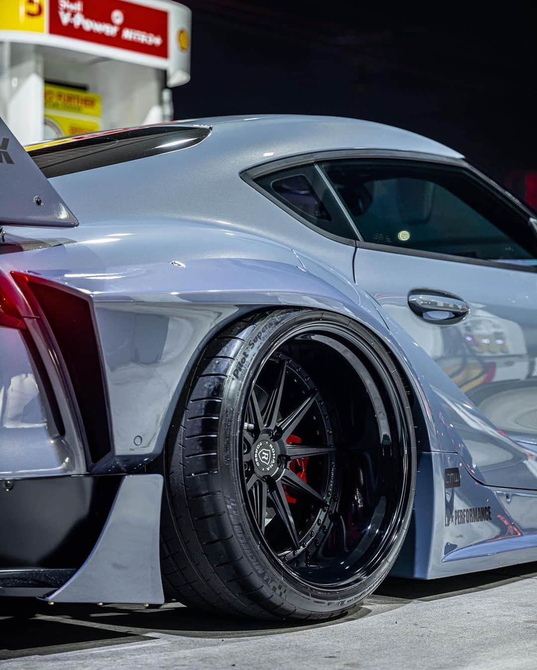 Wataru Katoさんのインスタグラム写真 - (Wataru KatoInstagram)「Filling Up ⛽️ Liberty Walk Toyota Supra suited with Rohana Forged RFG10 Trinity 💯  Checkout the full Rohana Forged Series including the Rohana x LibertyWalk Collab at Rohanawheels.com 🔗 #supra #rohana #rohanawheels #libertywalk #a90 #lbwk #3piecewheels#toyota #lbworks#supea#stancenation #stance #slammd#slammdcar#collaboration#nice#nicepic#thankyou #thanks」4月5日 8時55分 - libertywalkkato