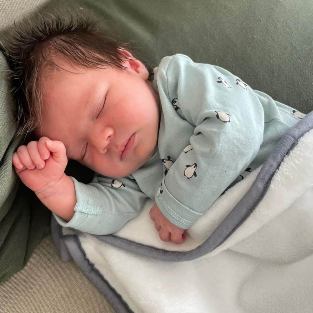 サンドバーグ直美さんのインスタグラム写真 - (サンドバーグ直美Instagram)「Photo dump🧡 Louis is 6weeks and 2days」4月5日 9時36分 - naomisundberg