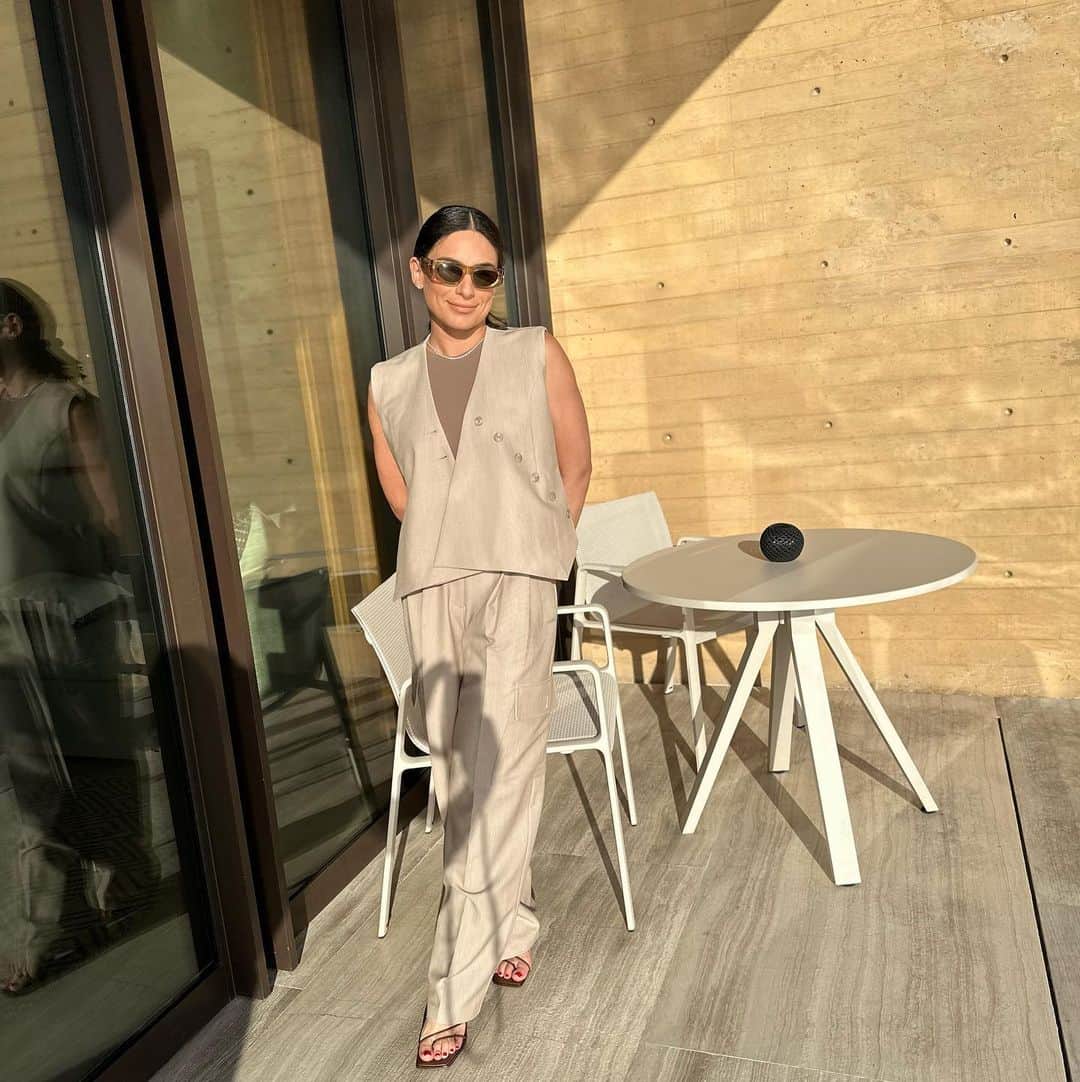 Ana Brenda Contrerasのインスタグラム：「No tengo vacaciones pero si ganas de estar en la playa 🏝️🥥🦀 🌊 🥺 • • •  A donde van ?  Feliz Semana Santa ✨」