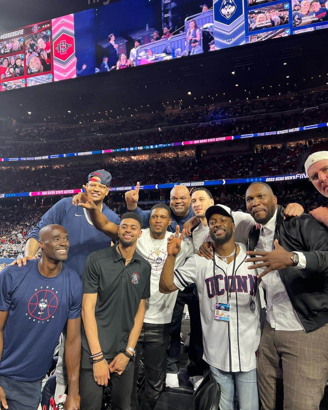 ルディ・ゲイさんのインスタグラム写真 - (ルディ・ゲイInstagram)「Couple of legends cheering on new legends. Elite!!!!!」4月5日 9時44分 - rudygay