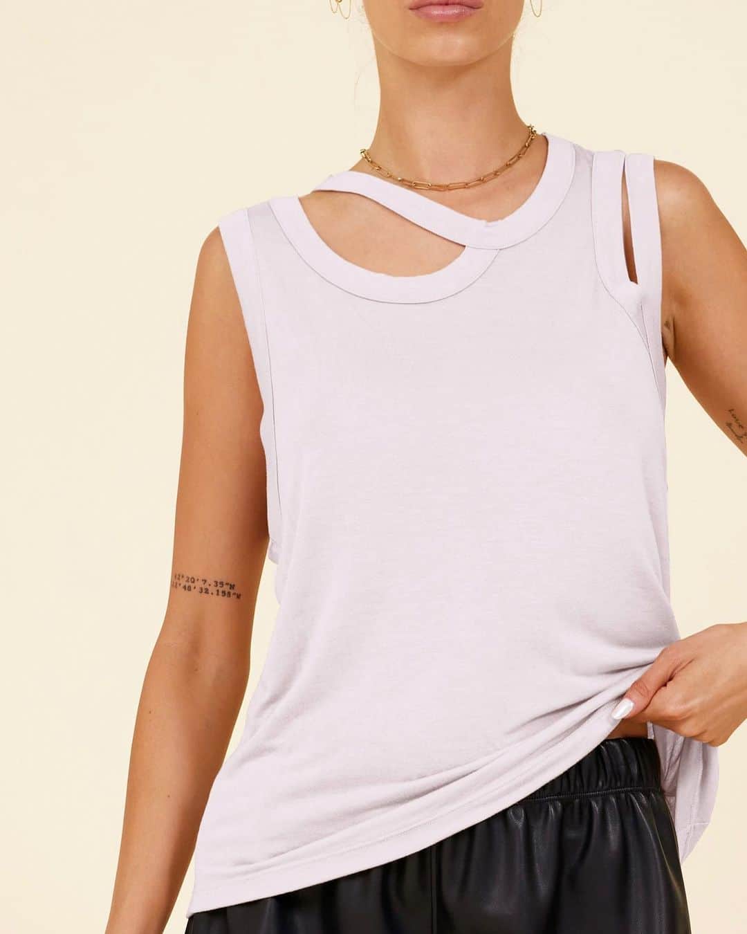 エルエーメイドのインスタグラム：「A modern (and softer) take on our much loved Nolan Tank.」