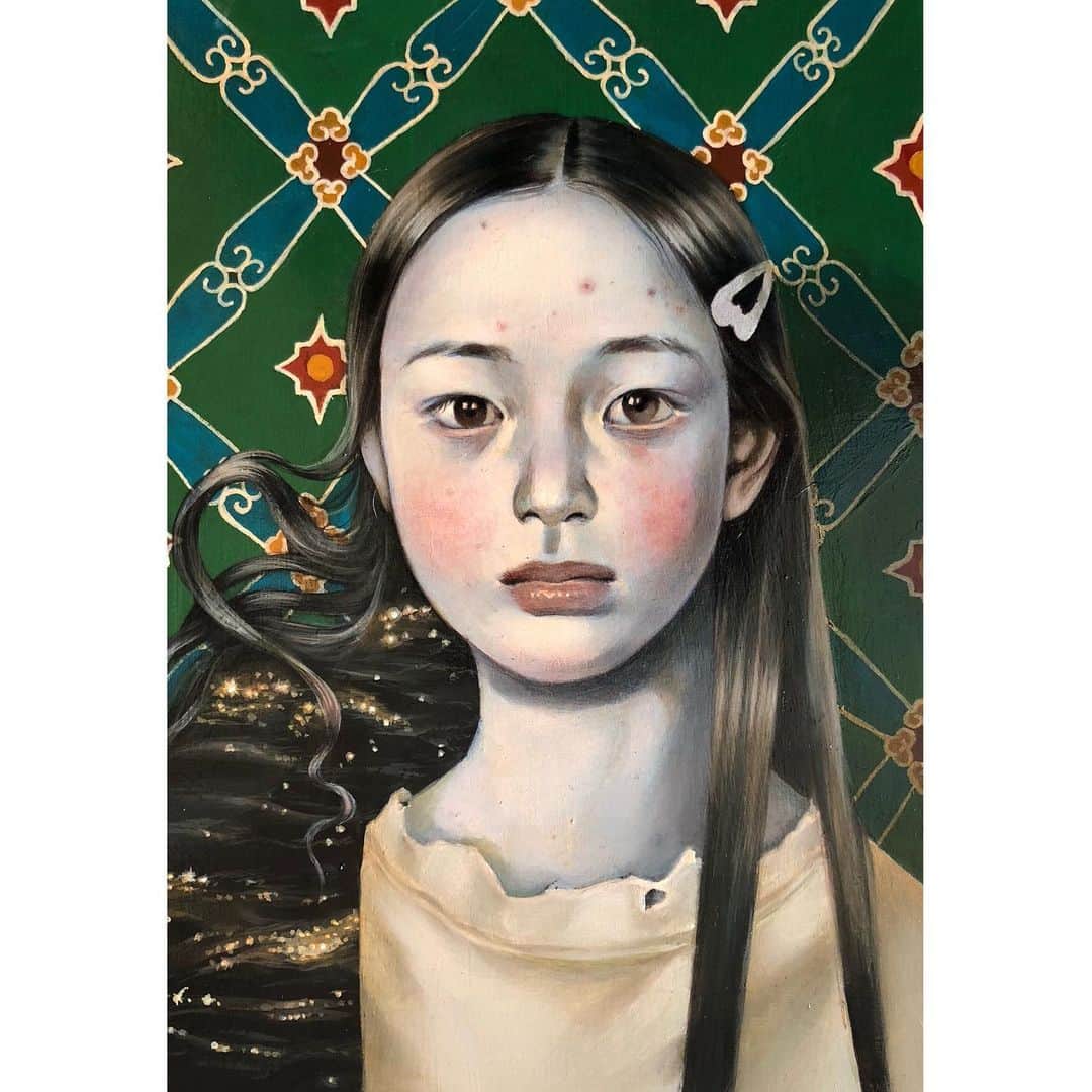 新宅和音のインスタグラム：「夜の川 River at Night   ポラリス展 横浜のGallery ARKで4/13-22まで開催されます！ わたしは画像の「夜の川」と「アイソレーター」連作の3点を出品します  A group exhibition 'Polaris' will be held at Gallery ARK in Yokohama from April 13 to 22! I will be exhibiting three of my works: "River at Night" and "Isolator" series.  #art #artwork #painting #figurativepainting #oilpainting #japaneseart #japaneseartist #japan #portrait #contemporaryart #newcontemporaryart #girl #picoftheday #lowbrowart #popsurrealism #darksurrealism #beautifulbizarre #アート #油彩 #油絵 #少女」