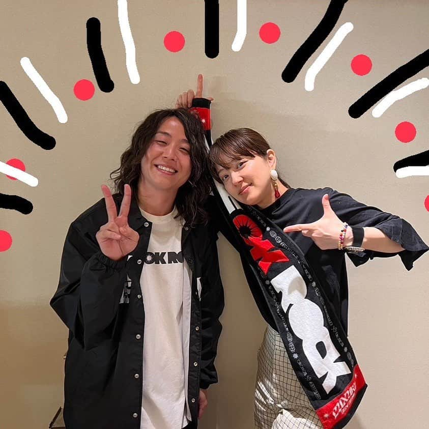 中越典子のインスタグラム：「おはよう🌞 昨日はONE OK ROCKのライブへ行きました♪ドーム！最高に楽しかったー！！よかった！！ドラムのトモ君、オープニングかっこよかったス😍👍 刺激的時間andHAPPYをありがとう💜ワンオク！ #oneokrock#live#東京ドーム#音楽っていいね#TOGA」