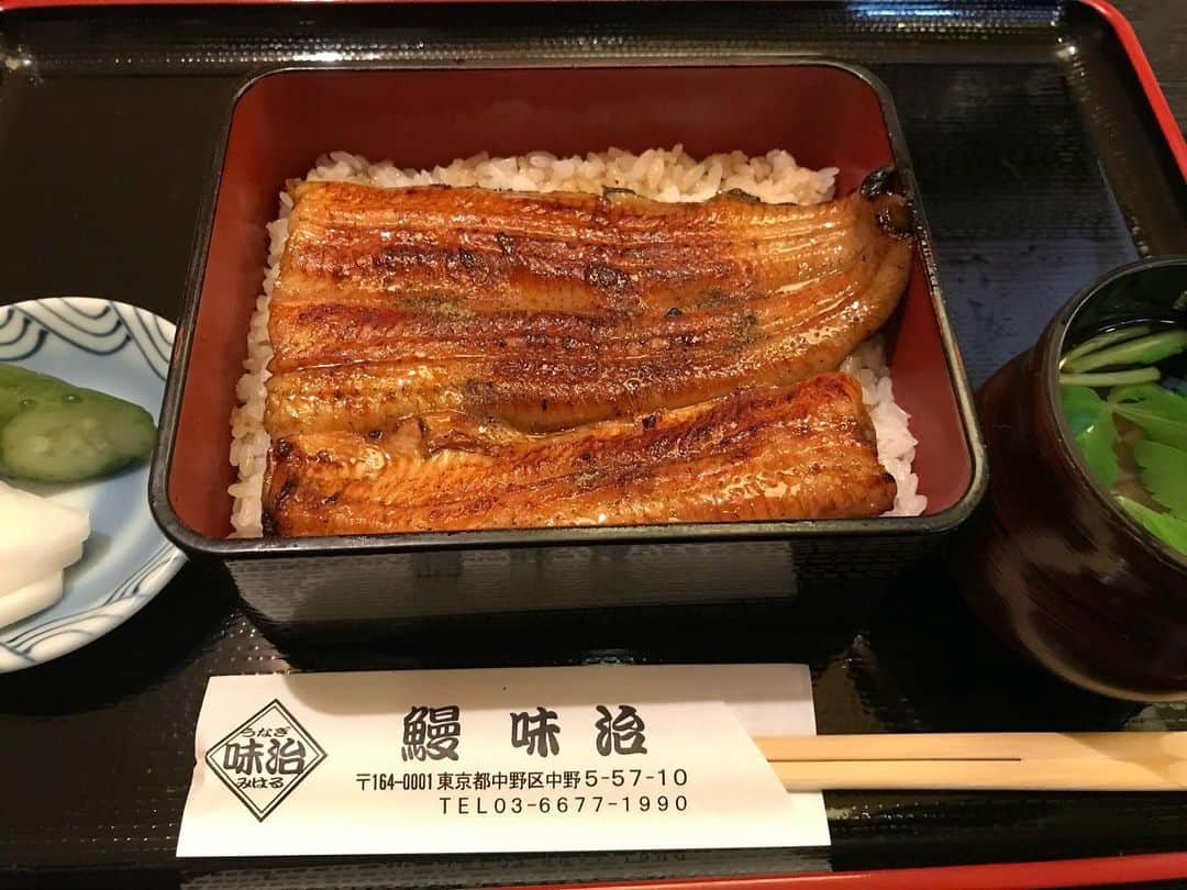 岡まゆみのインスタグラム：「先日、母とランチ！美味しかったぁ！ペロリと食べちゃった！次回はもうひとつおっきいのにしよう🤗＃鰻＃味治＃岡まゆみ」