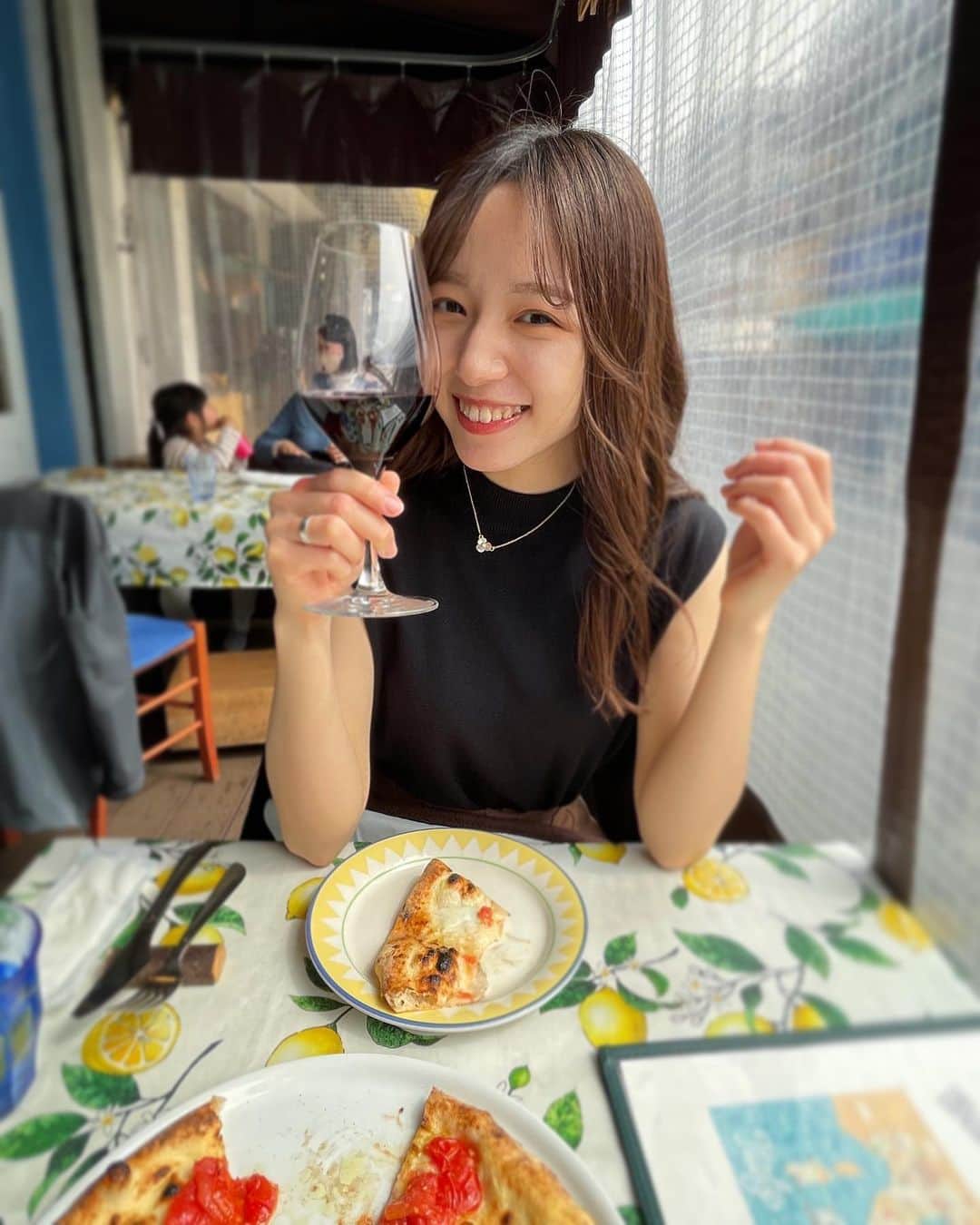 神岡実希さんのインスタグラム写真 - (神岡実希Instagram)「ー この水牛モッツァレラが美味しすぎてとろけた🧀🧏🏻二枚目顔が赤いねぇ。🍷🌹」4月5日 22時18分 - miki_kamioka