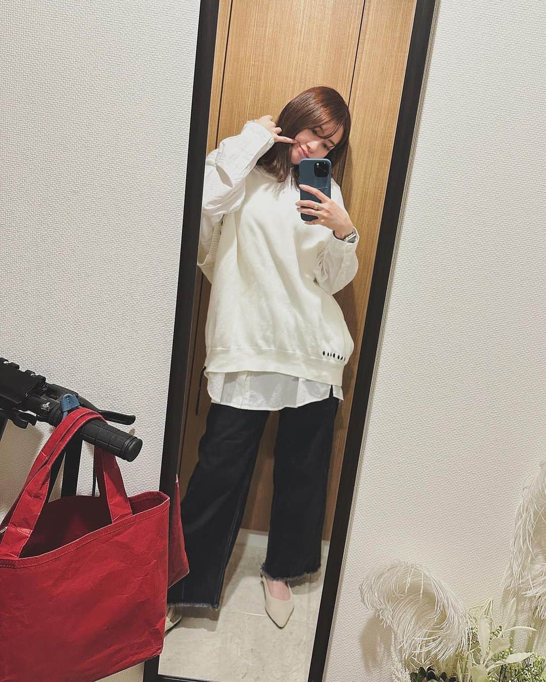 森杏奈さんのインスタグラム写真 - (森杏奈Instagram)「ㅤㅤㅤㅤㅤㅤㅤㅤㅤㅤㅤㅤㅤㅤㅤㅤㅤㅤㅤㅤ⠀⠀ ㅤㅤㅤㅤㅤㅤㅤㅤㅤㅤㅤㅤㅤㅤㅤㅤㅤㅤㅤㅤ⠀⠀ 🍅 ㅤㅤㅤㅤㅤㅤㅤㅤㅤㅤㅤㅤㅤㅤㅤㅤㅤㅤㅤㅤ⠀⠀ 春服楽しいよね！一瞬だけど🥹 すーぐ夏になっちゃうよね🏖 ㅤㅤㅤㅤㅤㅤㅤㅤㅤㅤㅤㅤㅤㅤㅤㅤㅤㅤㅤㅤ⠀⠀  shirt: @nikoand_official  best: @zara  pants: @public_tokyo  shoes: @plst_official  ㅤㅤㅤㅤㅤㅤㅤㅤㅤㅤㅤㅤㅤㅤㅤㅤㅤㅤㅤㅤ⠀⠀ #コーデ #コーディネート #春コーデ #春服コーデ #春服 ㅤㅤㅤㅤㅤㅤㅤㅤㅤㅤㅤㅤㅤㅤㅤㅤㅤㅤㅤㅤ⠀⠀」4月5日 22時21分 - _morianna