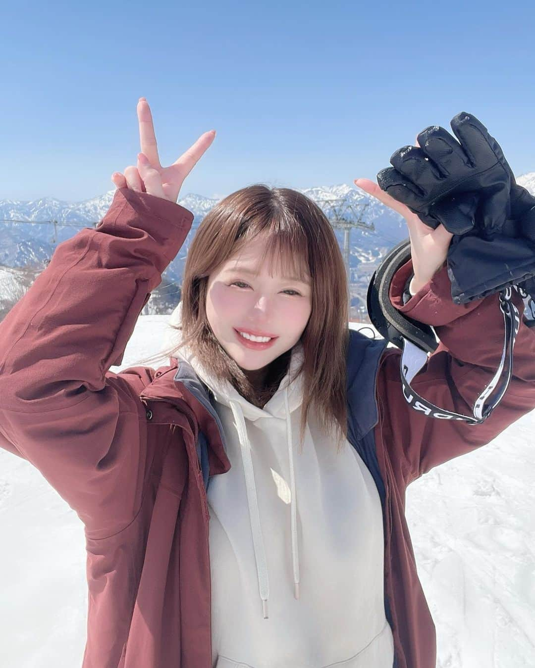 森カノンのインスタグラム：「🏂🩵🤍 こんなニッコニコなのに この後すぐゴーグル🥽無くした…  #スノボ #越後湯沢 #gala湯沢 #ガーラ湯沢 #新潟スキー場 #スキー #ゲレンデ #スキー場 #スノボ女子」