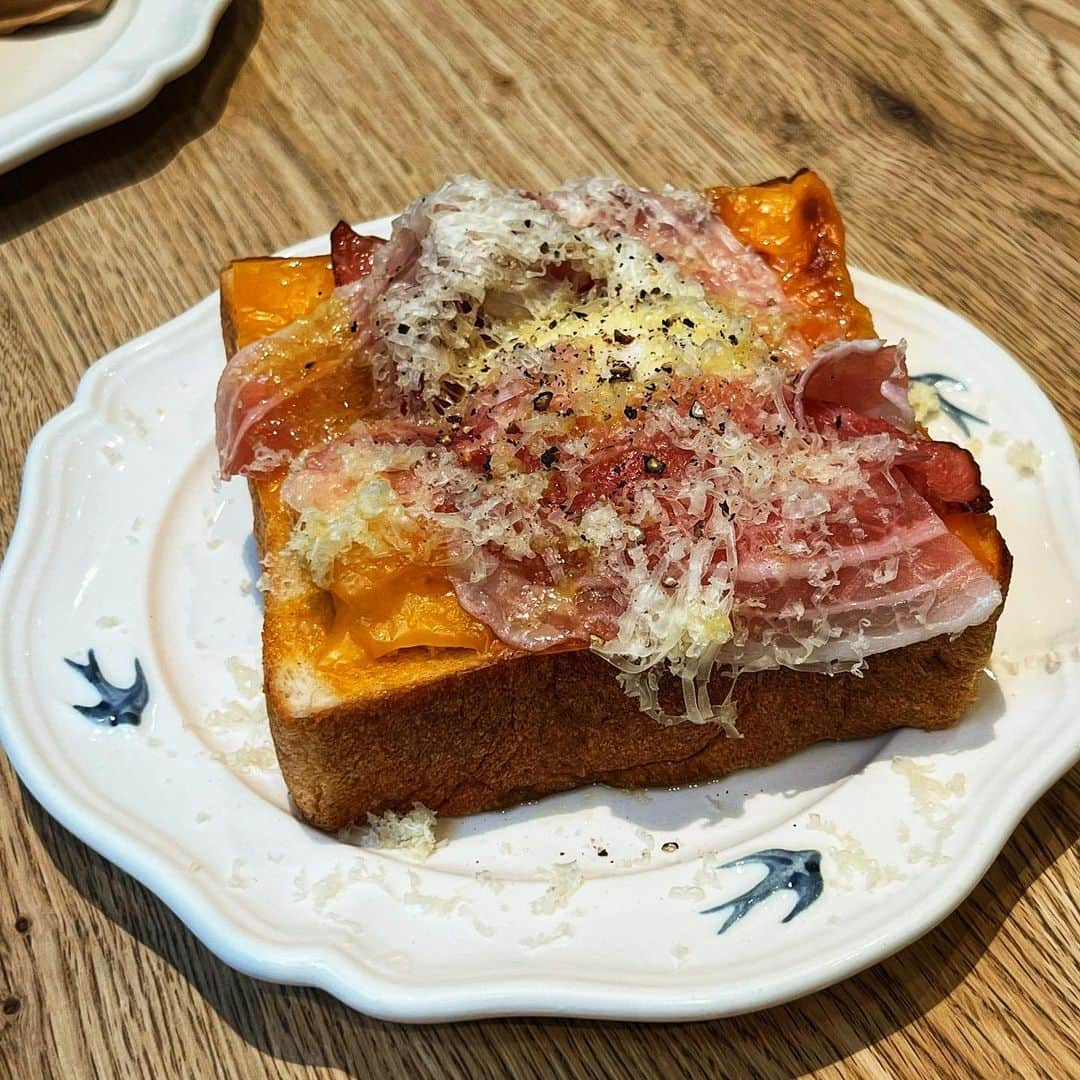 森友二さんのインスタグラム写真 - (森友二Instagram)「美味しかった🍞😋✨   #天然酵母の食パン専門店つばめパンandmilk名駅店   #Japan  #philippines #spain   #batbuddies  #โอมนนน  #love」4月5日 20時53分 - moriyuji.0701