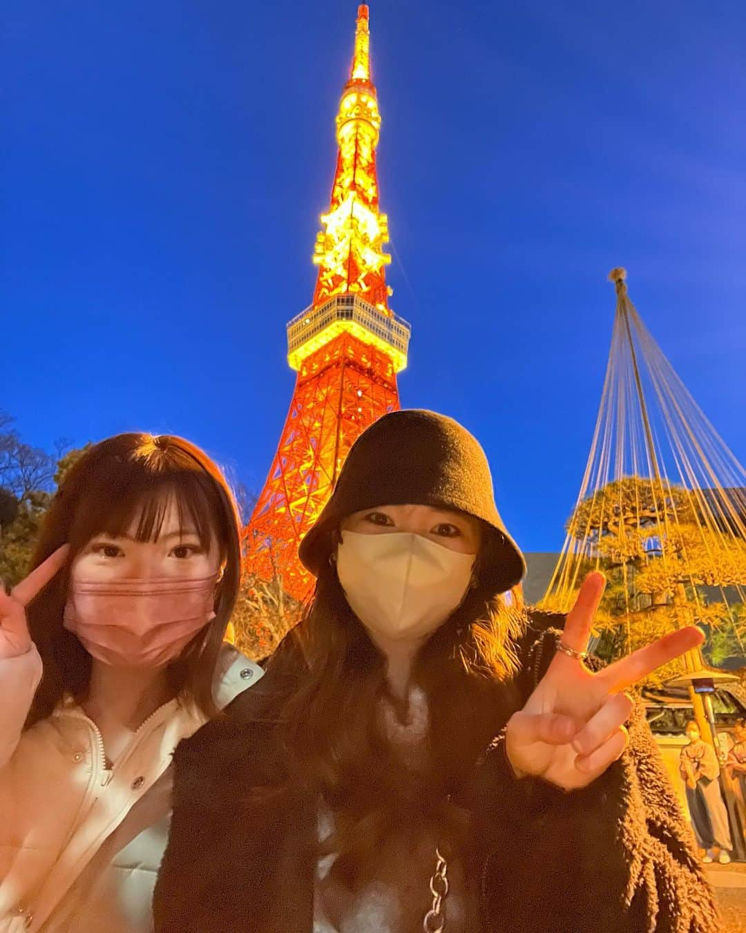 松本紗依さんのインスタグラム写真 - (松本紗依Instagram)「🗼 * 一緒に関東で遊べるの最後かなぁ？と思って、惜しみなく東京廻ろうとしたら、観光客？ ってくらい名所廻ってた😊 食べてひたすら歩いて食べた🙂😂 * #観光客 #東京観光」4月5日 20時56分 - sayo_rinrin