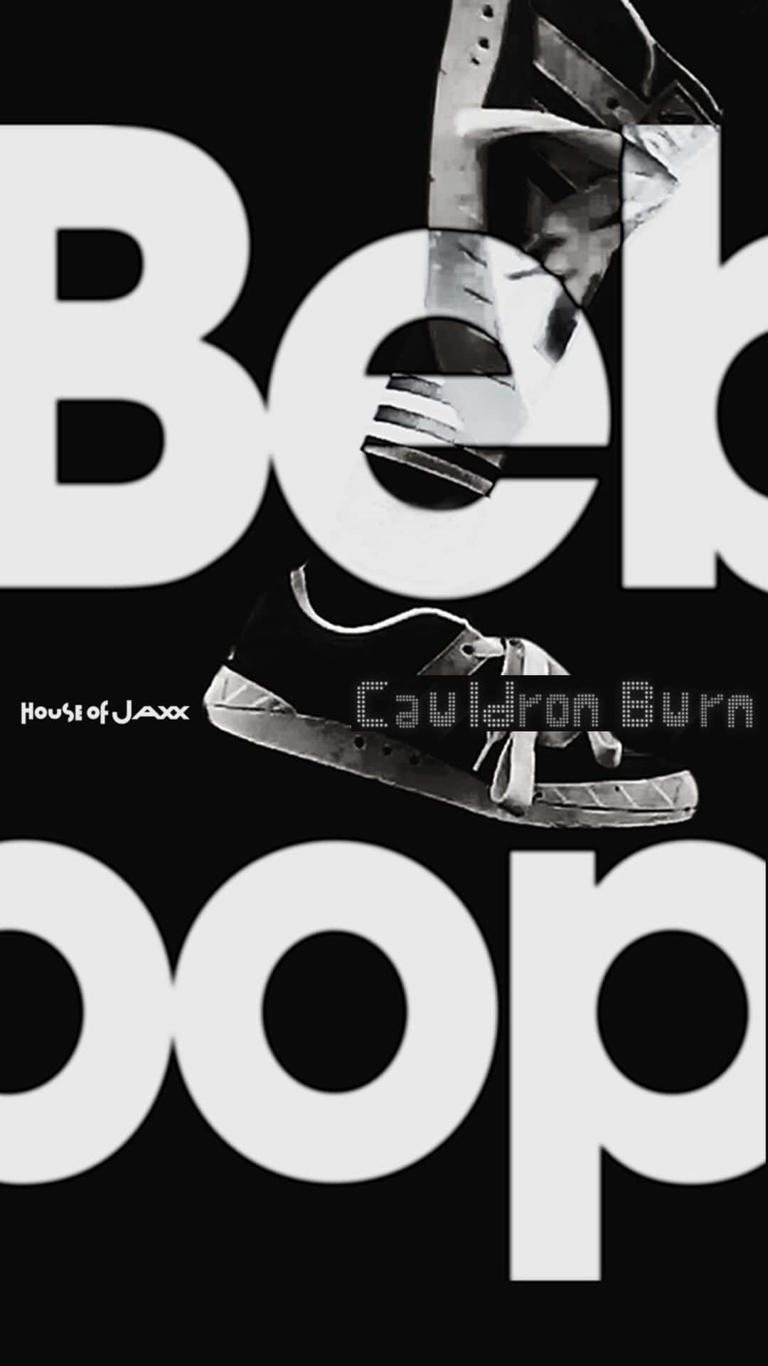 矢野沙織のインスタグラム：「New Single "Cauldron Burn" is a Japanese rap song. Even if the language is different, you can understand, right? Join the House of Jaxx world!  House of Jaxx 2023's 1発目のシングルは、初の日本語のラップとなります。  JAZZの録音の美学って、いかに1stテイクでキメるかだったりするんだけど、今回はドバッと言葉を出して、それをどう処理して伝えるかについて捏ねました。  特にDirectionを担当して頂いたシンサカイノさん @sinsuckiknow には私の有形無形の夢みたいな話に随分と付き合って頂き、彼もまた夢みたいな話をして「ほへー」と終わったりするんだけど、そこはシンサカイノの真骨頂 「秒でピシャリと大キメてしまう」 を多分に発揮して下さいました！  Hiro-a-keyさん @hiroglyphotos も圧巻としか言えない。 この曲が出来た翌日には「こんなにも？？！」という録音をしてくれました。  今回のテイクでは置いたり攻めたりと曲全体を見渡しまくる説明不要の名手、宮川純 @junkeys   意外にこれだけ曲中で言っても 「え、俺はこういう意味だと思った」とか、私の意図とは違うけど 「あー！そっちとも取れるか！」 といった多様な解釈できる一曲に仕上がりました。  彼らの力なしには私の言葉は音にならなかったでしょう。  さあ、House of Jaxxの世界を聞いてみて！  https://virginmusic.lnk.to/HoJ_CB プロフィール欄のリンクに入ると、サブスク、ダウンロードリンクを一番上に貼ってます。  4/9 WALL&WALL @wallandwalltokyo 是非聞きに来てね！」