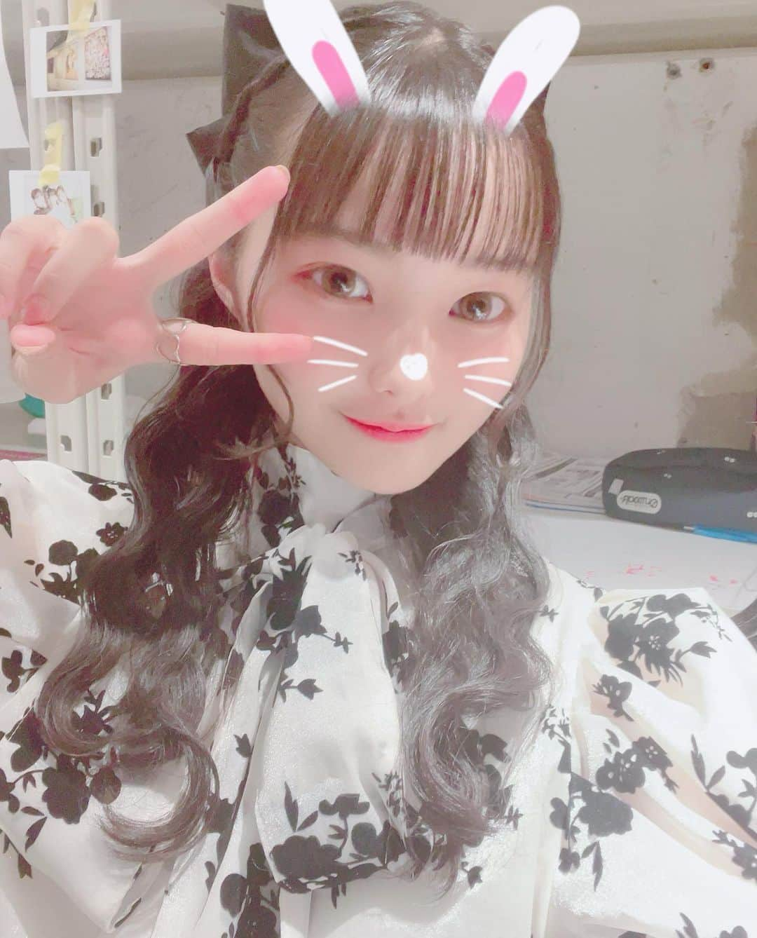 荻山こころさんのインスタグラム写真 - (荻山こころInstagram)「この日ヘアアレンジしてもらったの(T‐T) かっわいくて外したくなかった👍🏻  #ハーフアップ  #ヘアセット  #ヘアアレンジ」4月5日 20時59分 - ogiyama_kokoro