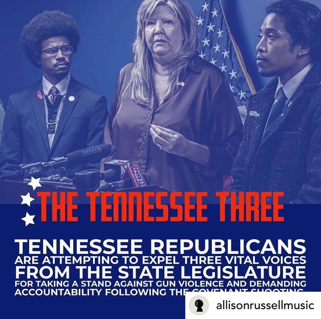 レイチェル・レフィブレのインスタグラム：「I took my 6 year old to the capitol to protest gun laws because our government doesn’t care what I want but maybe they care about my kid? They keep saying they do…but it was never about our kids. In response to the shooting of three 9 year olds, what action are they taking? Voting to expel three members because they joined out protest to call out inaction when they saw it. The #GOP cares more about “getting” democrats than protecting our kids. Don’t EVER let them say otherwise, I’m watching it happen in real time. See you at the capitol 👊🏻👊🏻👊🏻 Thank you @inclusiontn for these graphics and thank you @allisonrussellmusic for reposting & for using your voice every chance you get in the most courageous ways. Swipe for next steps to fight #legislativeterrorism & #fascism in #Tennessee   Posted @withregram • @allisonrussellmusic  We stand with you @brotherjones_ @repgloriajohnson & @justinjpearson  #TN3 thank you for representing the MAJORITY of Tennesseans, our children & our students who want ACTION to reduce #GunViolence Now:  #guncontrol #BanAssaultWeapons  #GunReformNow   We will all stand up for #thetn3 & their Constitutionally protected right to dissent & protest on behalf of their constituents. This attempted expulsion & silencing is in contempt of all of us & of both the Constitutions of Tennessee & The United States of America.   So important that all who are eligible #registertovote and #vote for our lives, human rights, civil liberties, freedom, inalienable Equality & Democracy.   What starts in Tennessee ends with you & me.  We never give up. We fight on in peaceful protest & resistance & at the ballot box. We, the people, have the power. The #rainbowcoalition cannot be stopped ✊🏾🖤🌈  Love & Determination x #allisonrussell   @marchforourlives @momsdemand @everytown @studentsdemand @inclusiontn @thetnholler @standupnashville @headcountorg @registertovotetn」