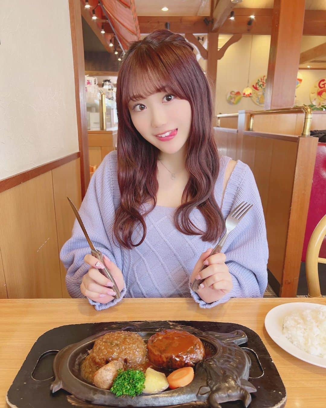 阿部夢梨さんのインスタグラム写真 - (阿部夢梨Instagram)「さわやかハンバーグ、美味しかった😳♡♡ ⁡ ⁡ ⁡ ⁡ ⁡ #さわやか #さわやかハンバーグ」4月5日 21時08分 - yumeri_abe.official