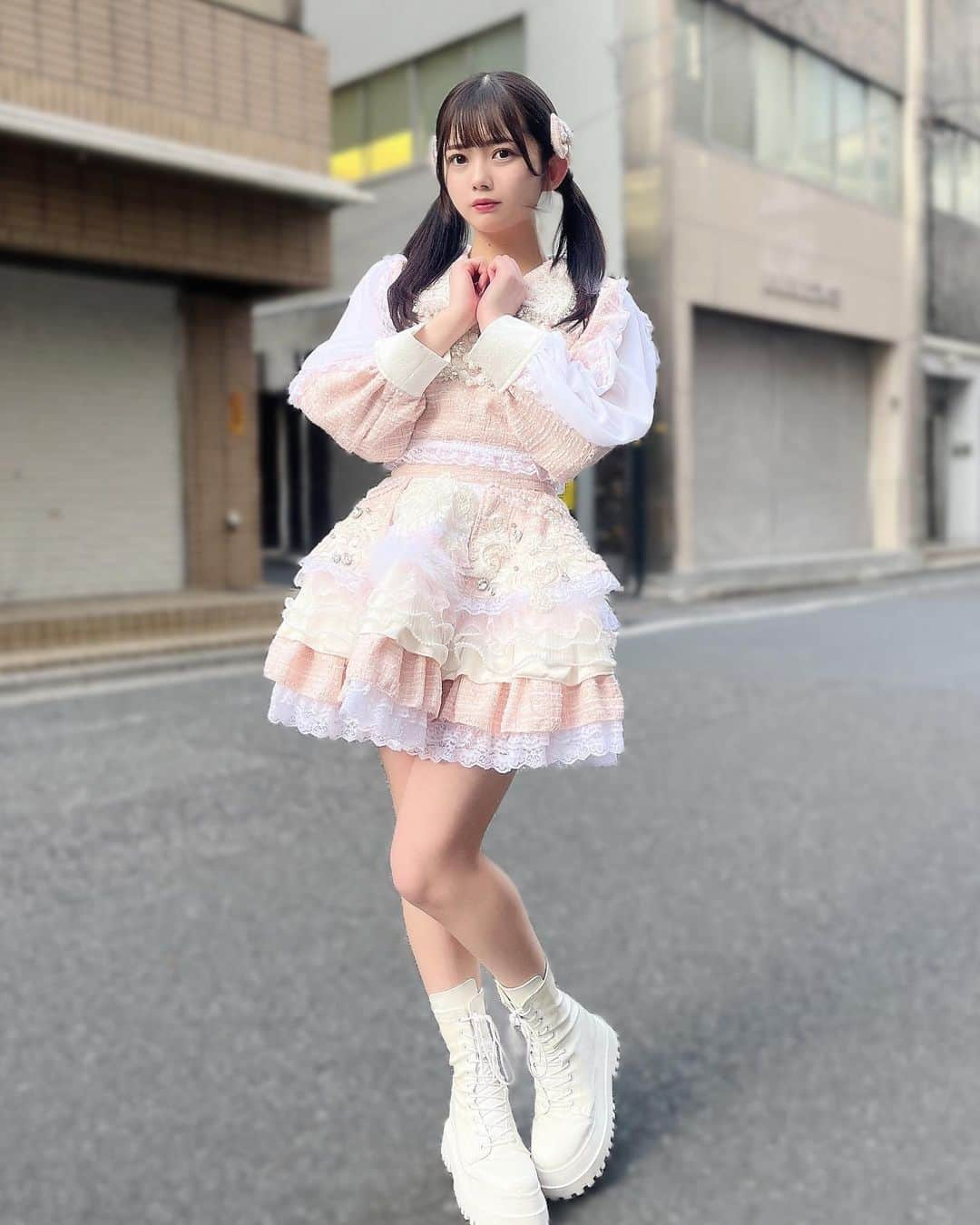 愛瀬ひなさんのインスタグラム写真 - (愛瀬ひなInstagram)「・ 新しい無敵ぴんく、ひなち🎀‪‪❤︎‬ ・ ・ ・ ・ ・ ・ ・    #黒髪ロング  #黒髪ぱっつん  #暗髪カラー  #透明感カラー #ぱっつん前髪  #アイドル前髪  #彼女感  #彼氏目線  #アイドル  #アイドルヘア  #ヘアアレンジ  #アイドル衣装」4月5日 21時17分 - _hinakanzaki